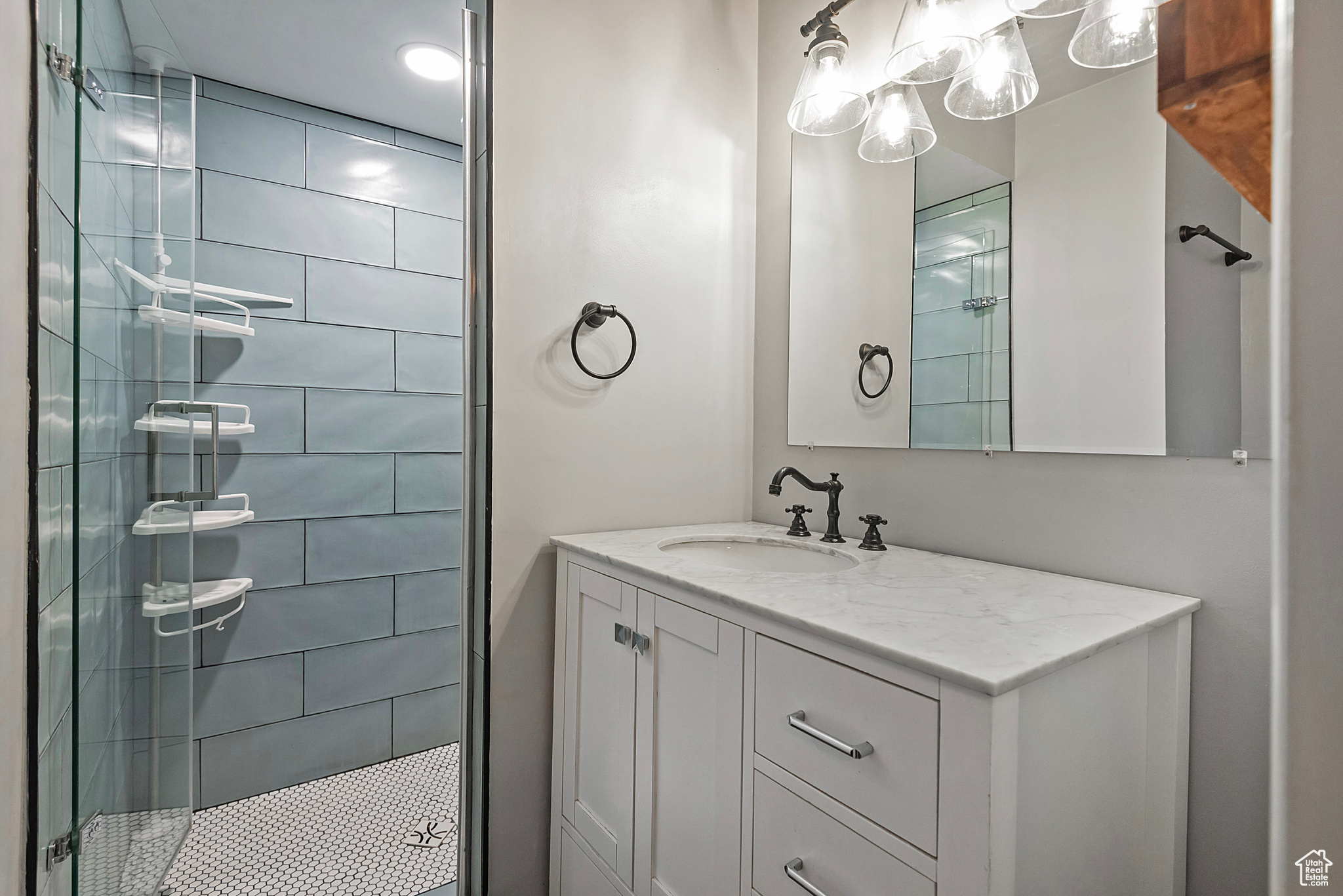 791 E PONTIAC DR