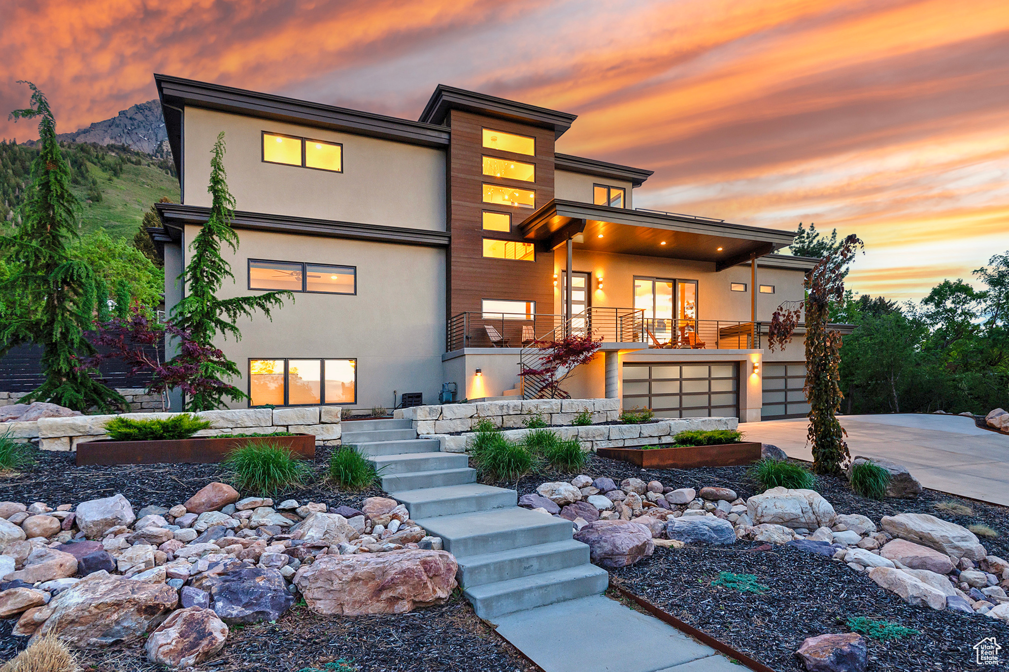 4226 E MATHEWS WAY