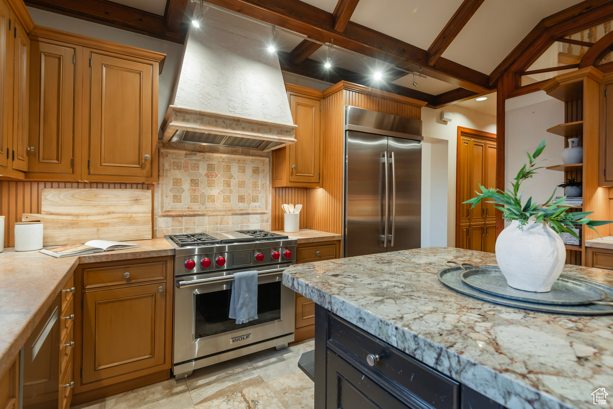 1358 E TOMAHAWK DR
