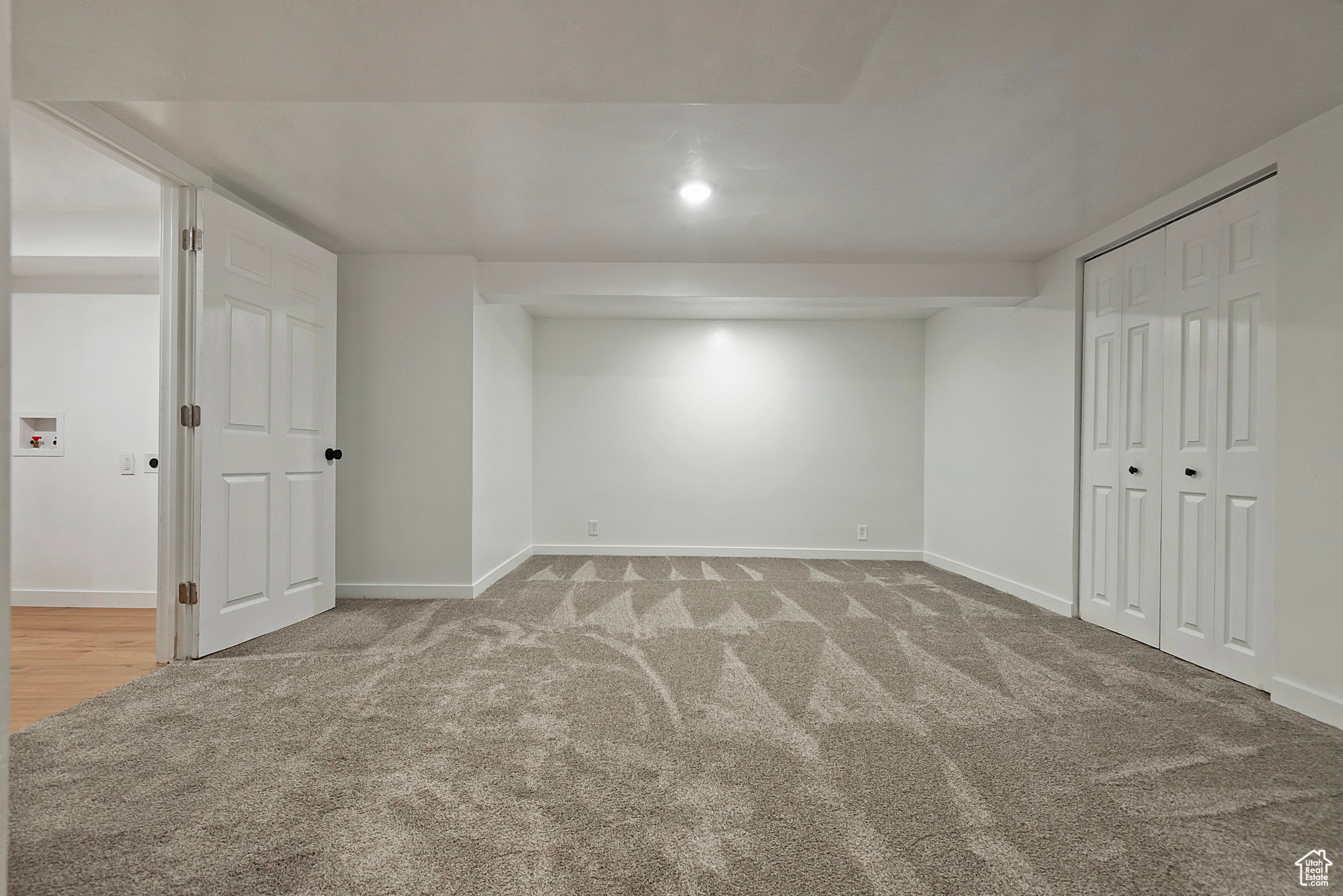 943 W SIGNORA DR