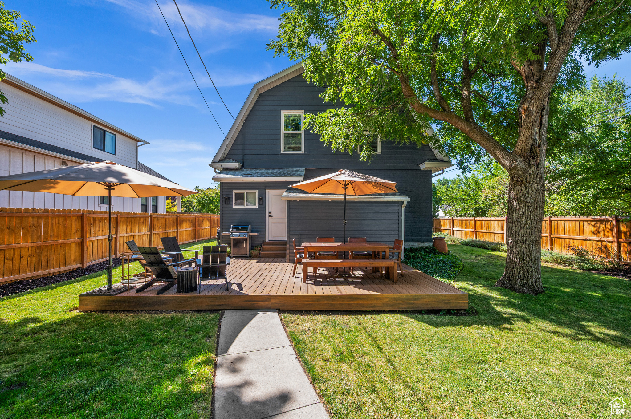 1123 E ROOSEVELT AVE