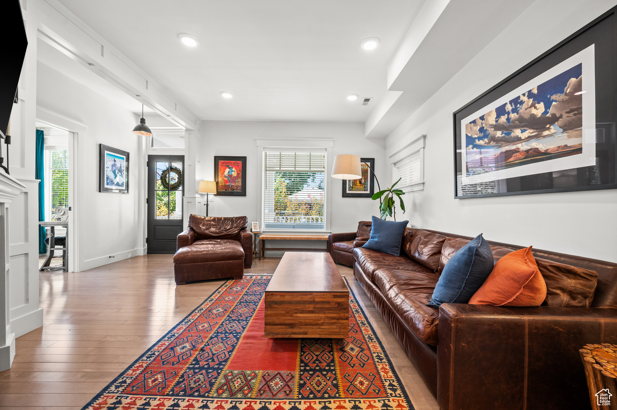 1123 E ROOSEVELT AVE