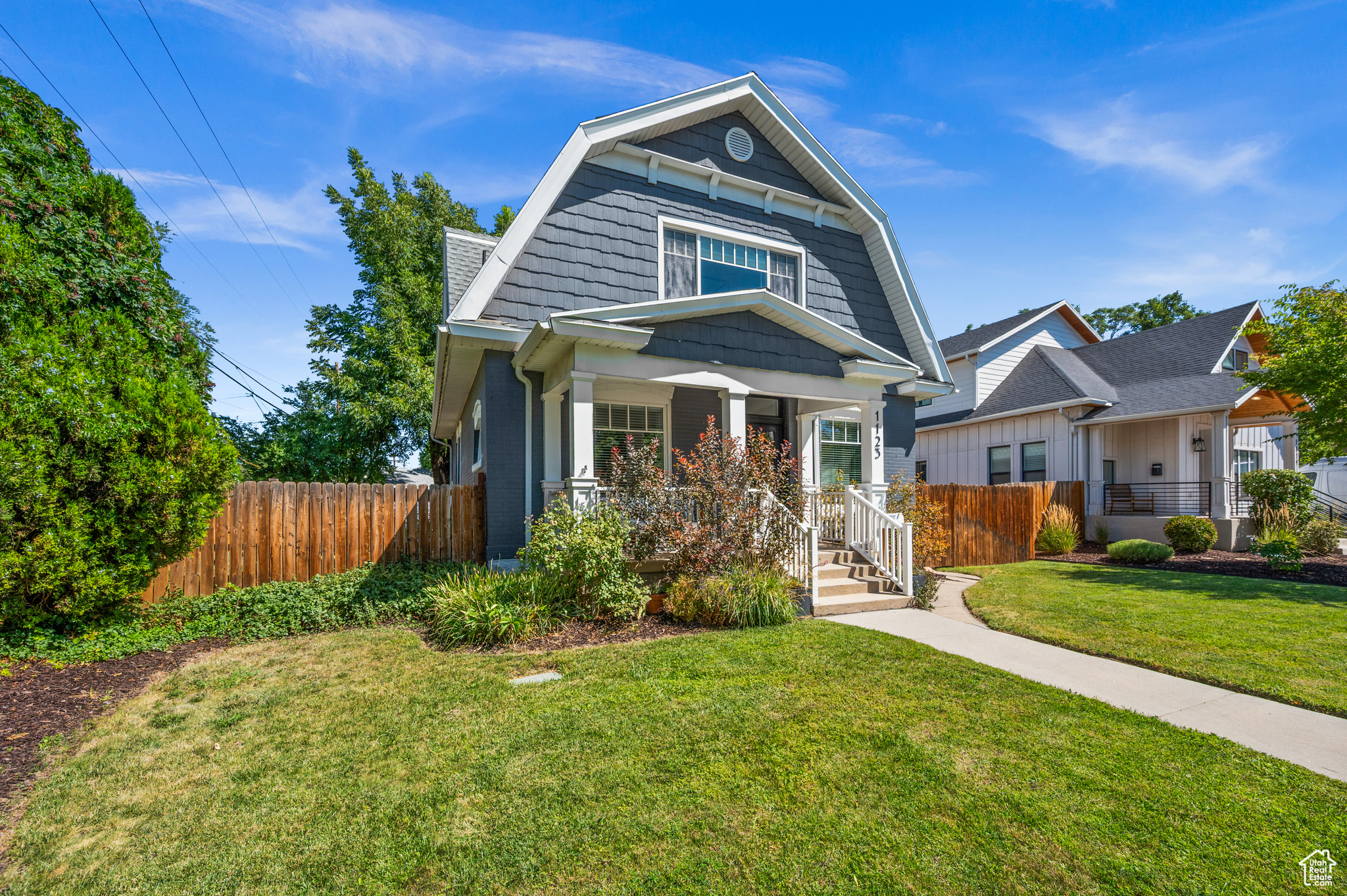 1123 E ROOSEVELT AVE