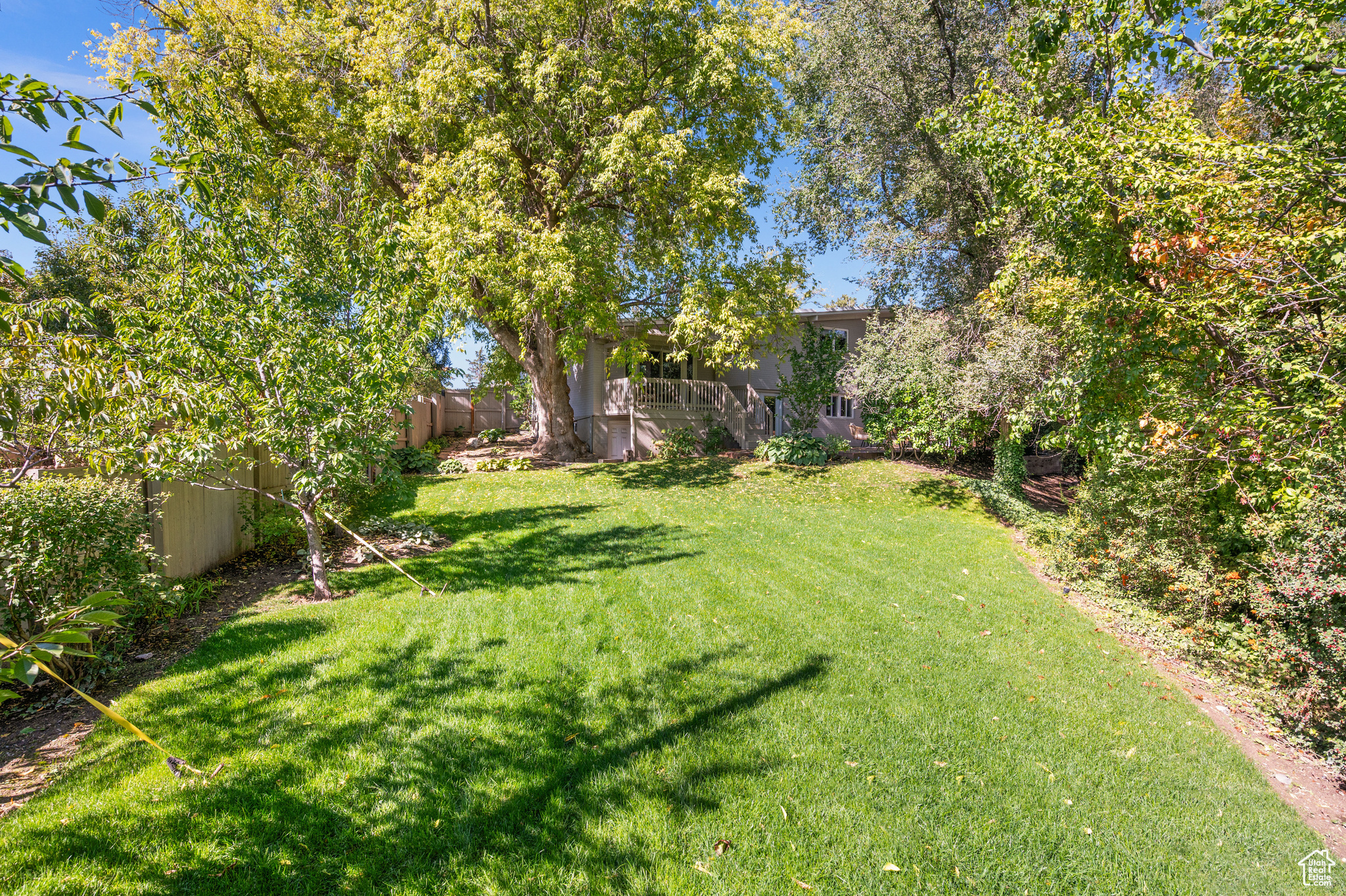 1752 E MILLCREEK CIR