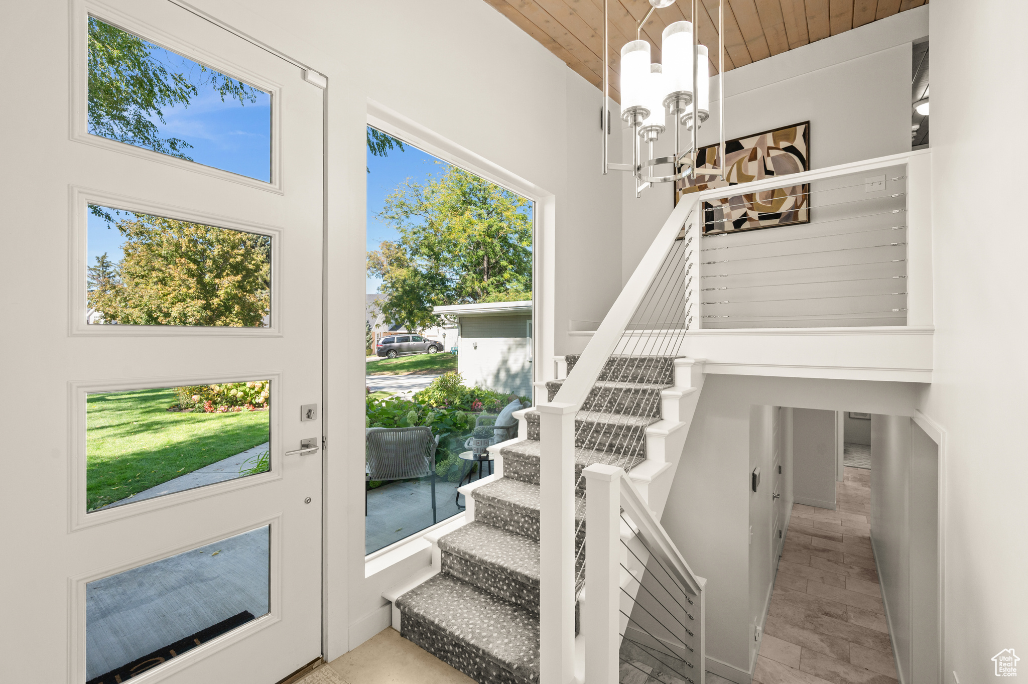 1752 E MILLCREEK CIR