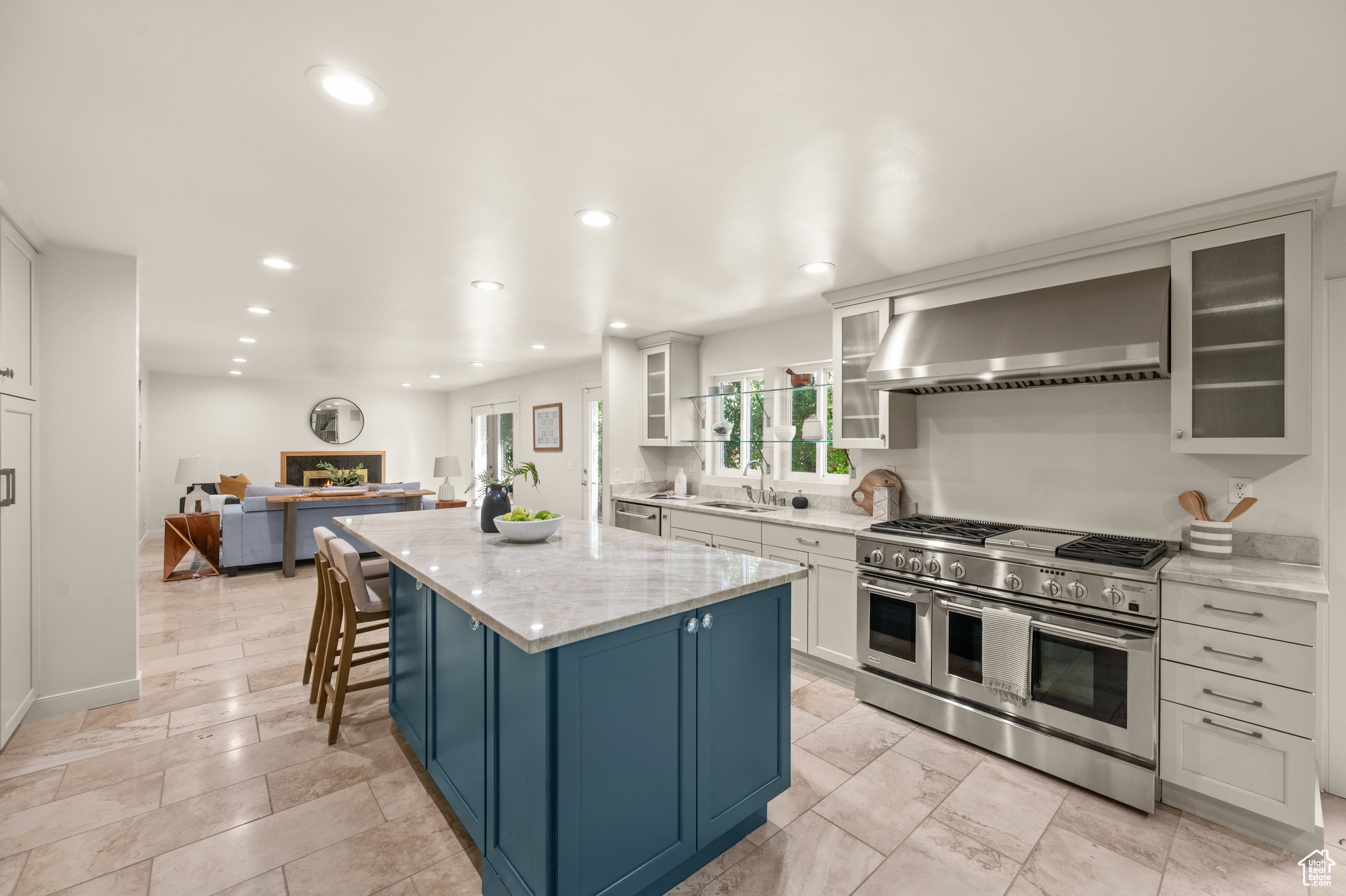 1752 E MILLCREEK CIR
