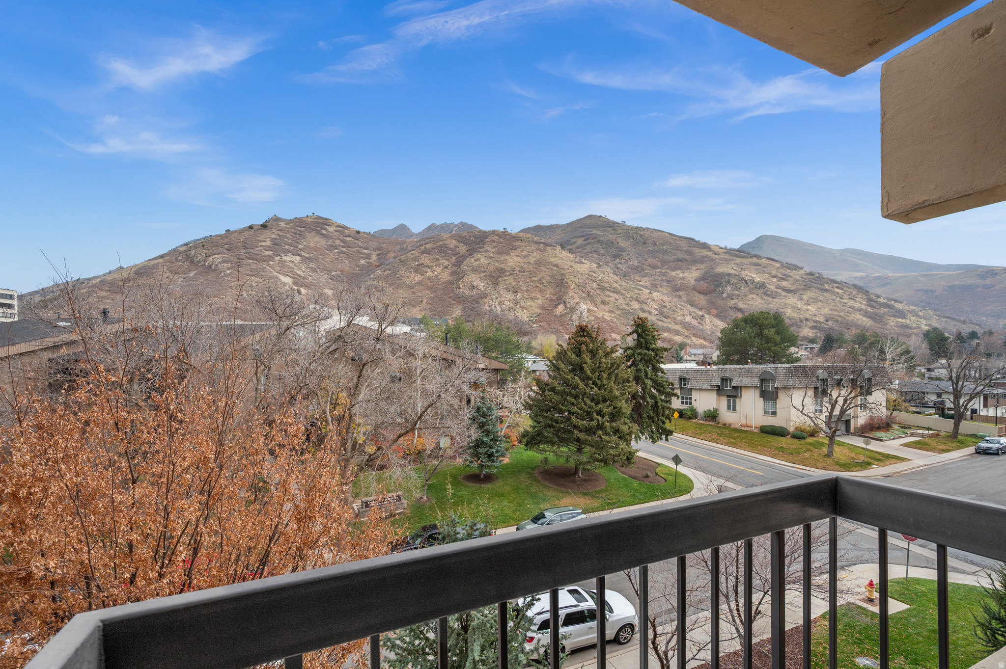 960 S DONNER WAY #450