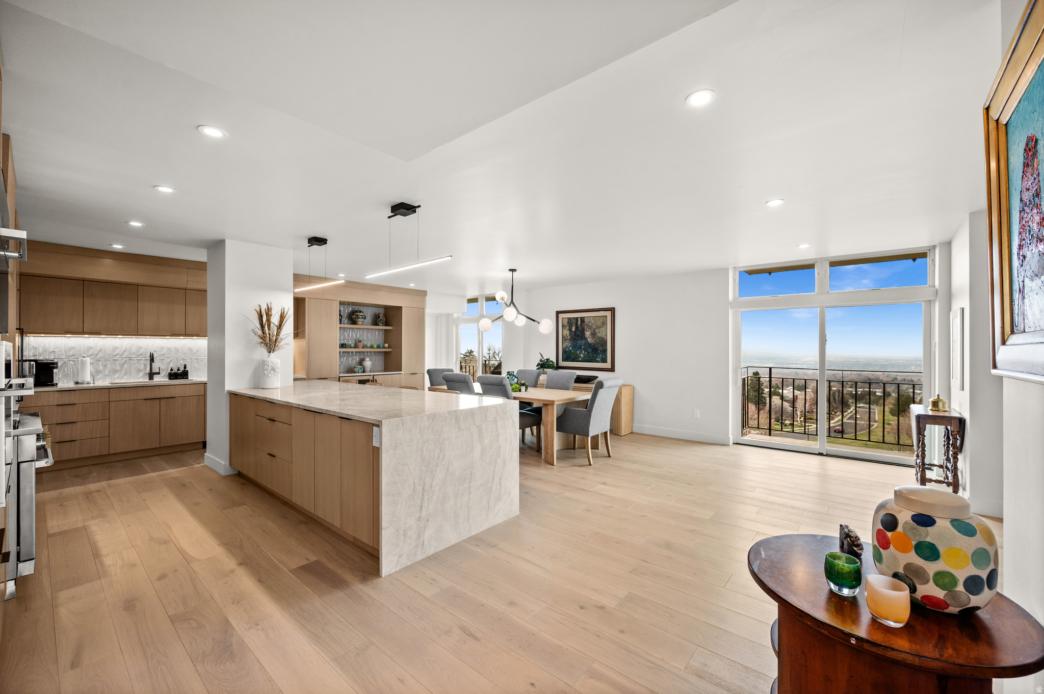 960 S DONNER WAY #450