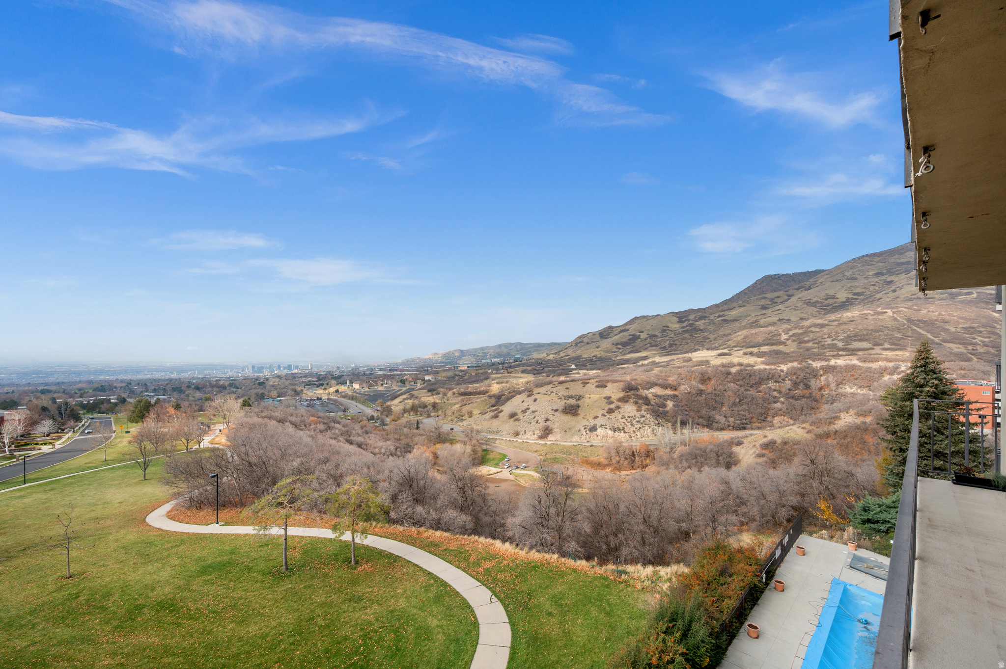 960 S DONNER WAY #450