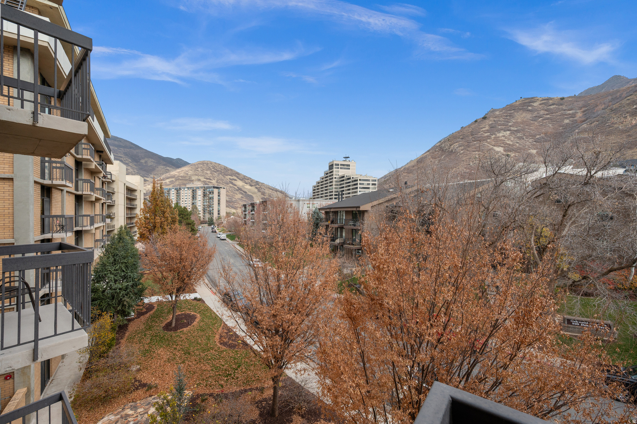 960 S DONNER WAY #450
