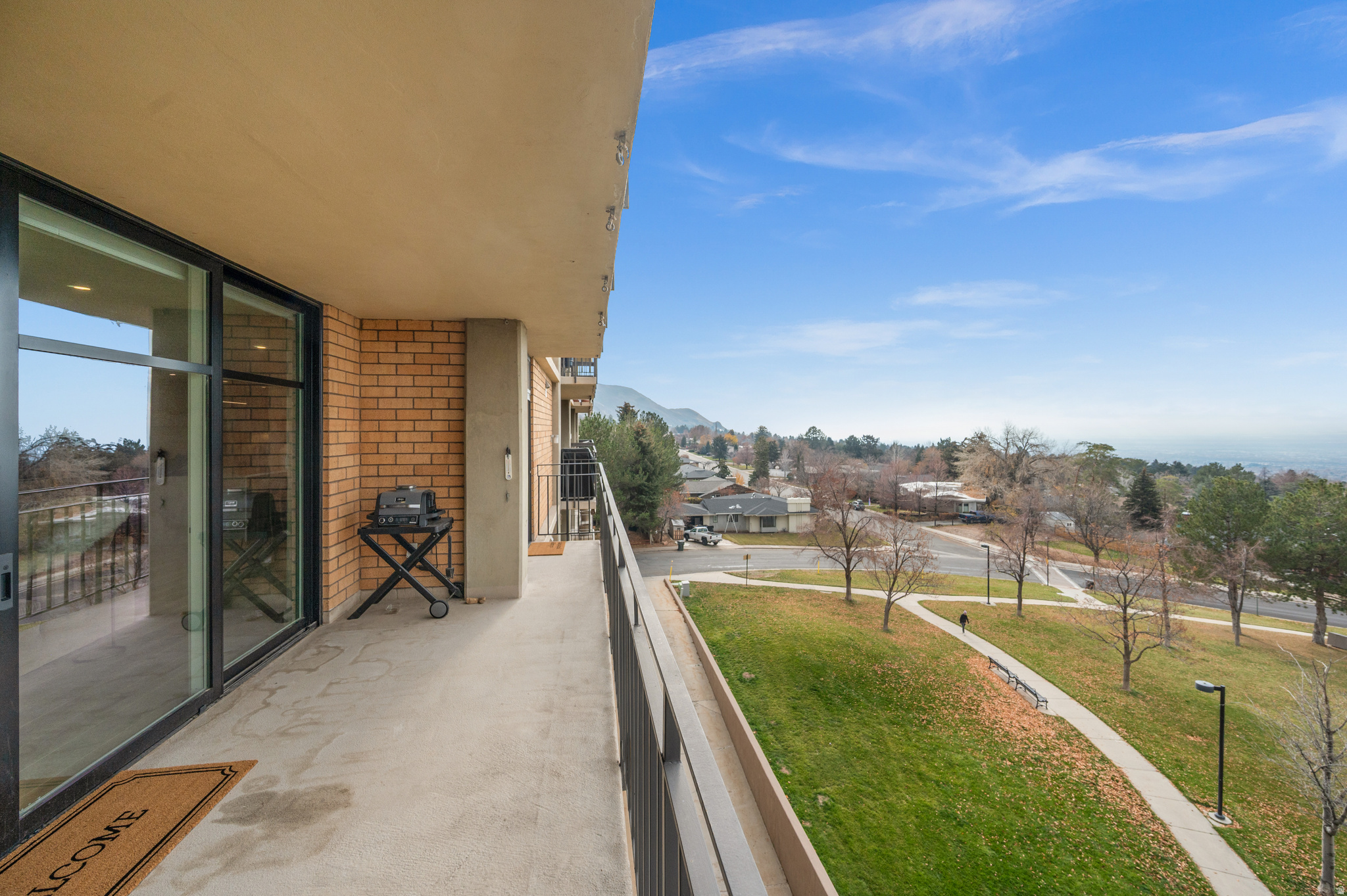 960 S DONNER WAY #450