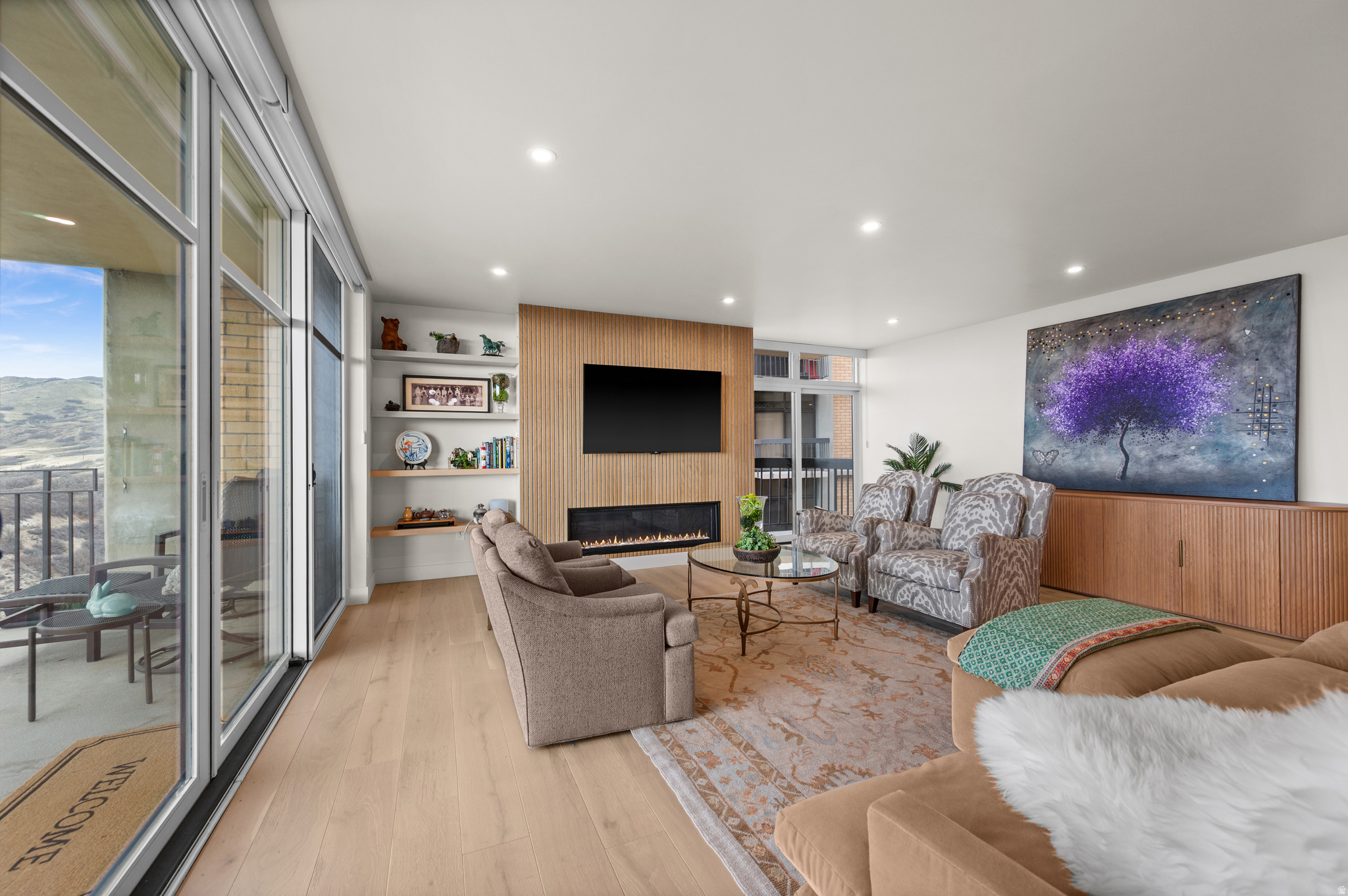 960 S DONNER WAY #450