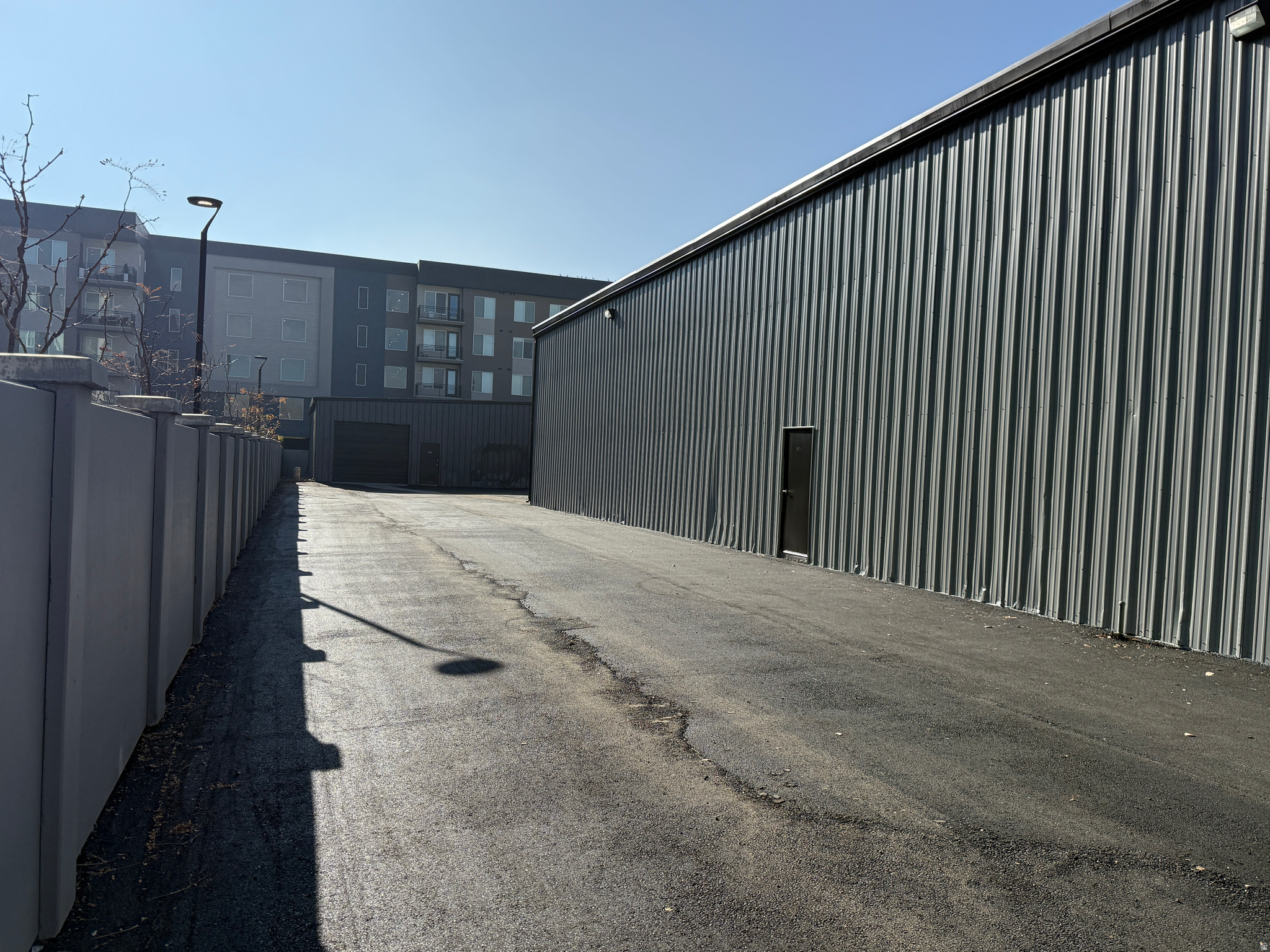 229 W HARRIS AVE