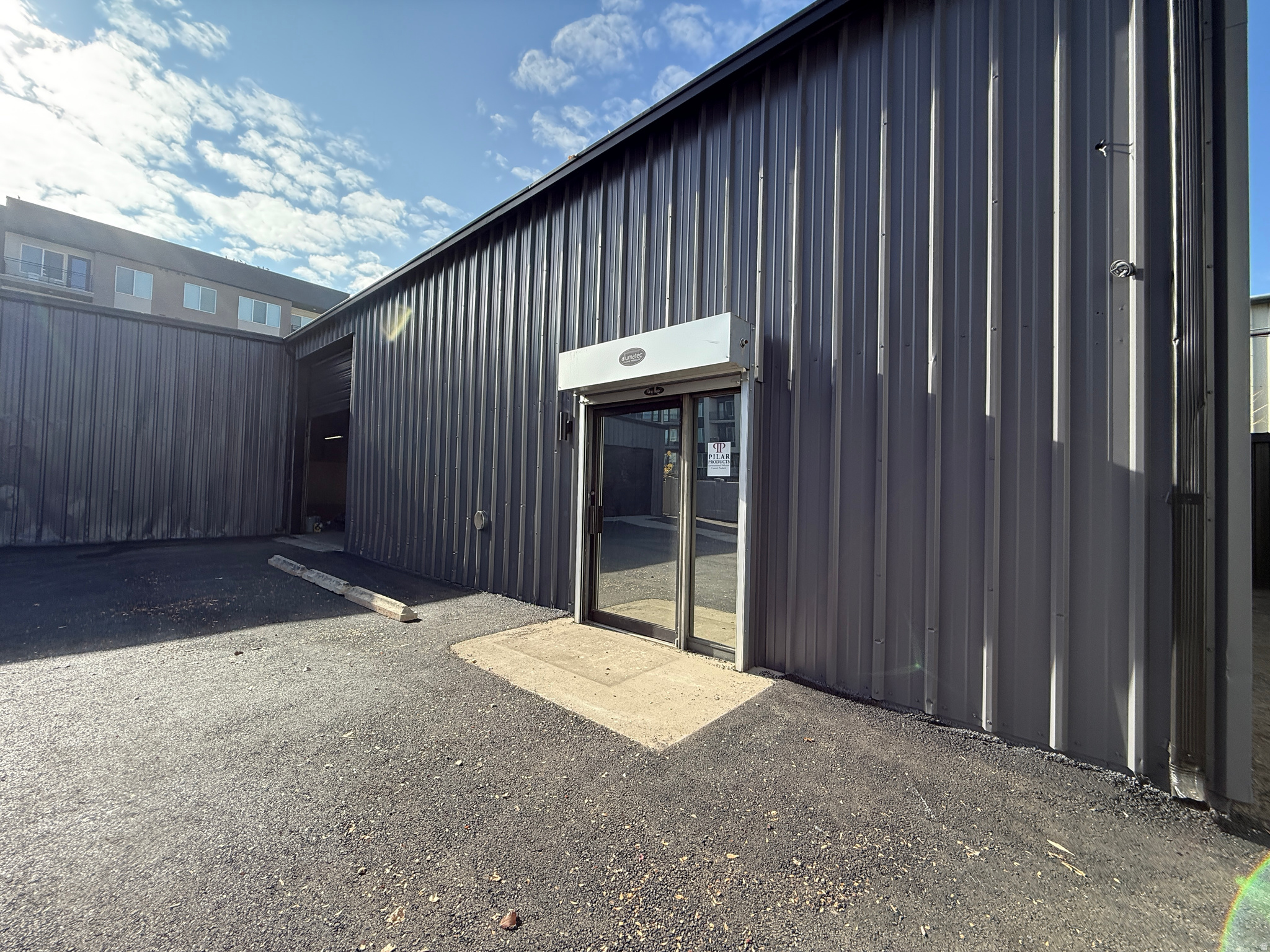 229 W HARRIS AVE