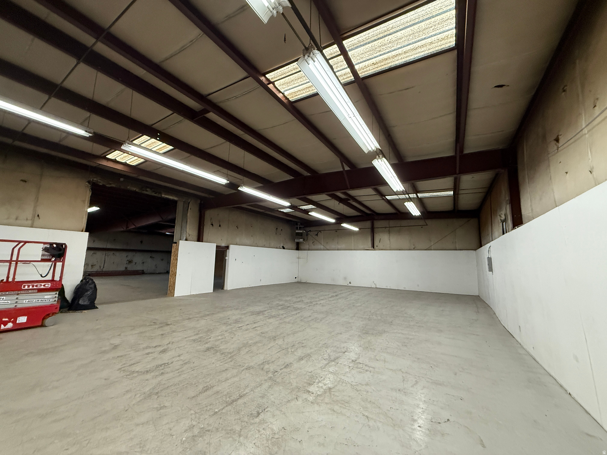229 W HARRIS AVE