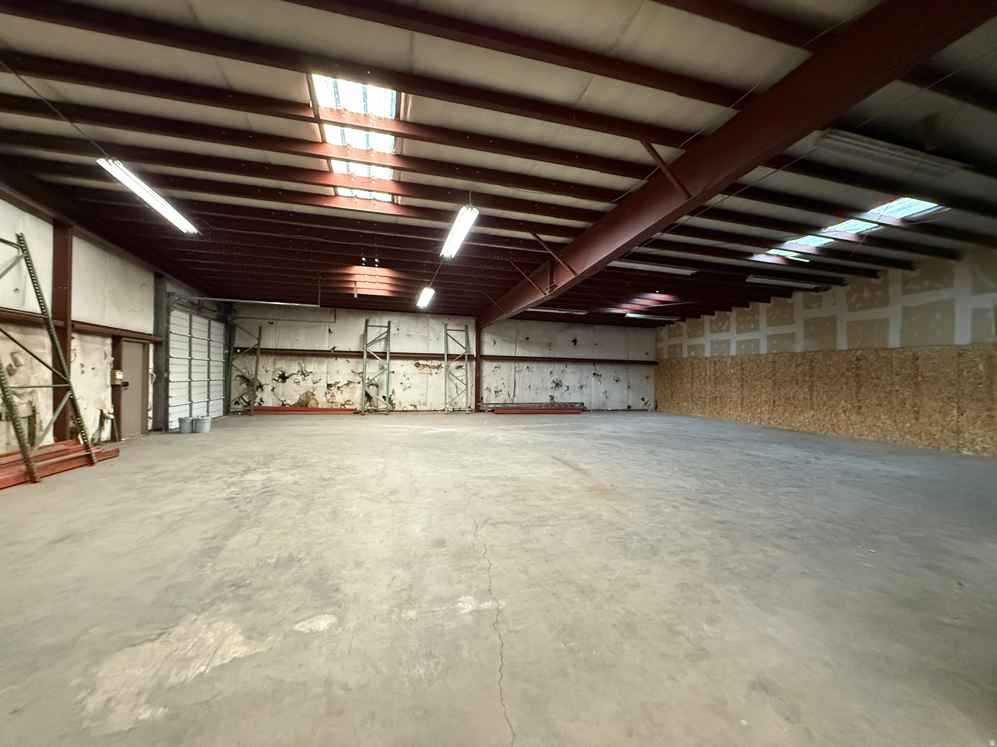 229 W HARRIS AVE