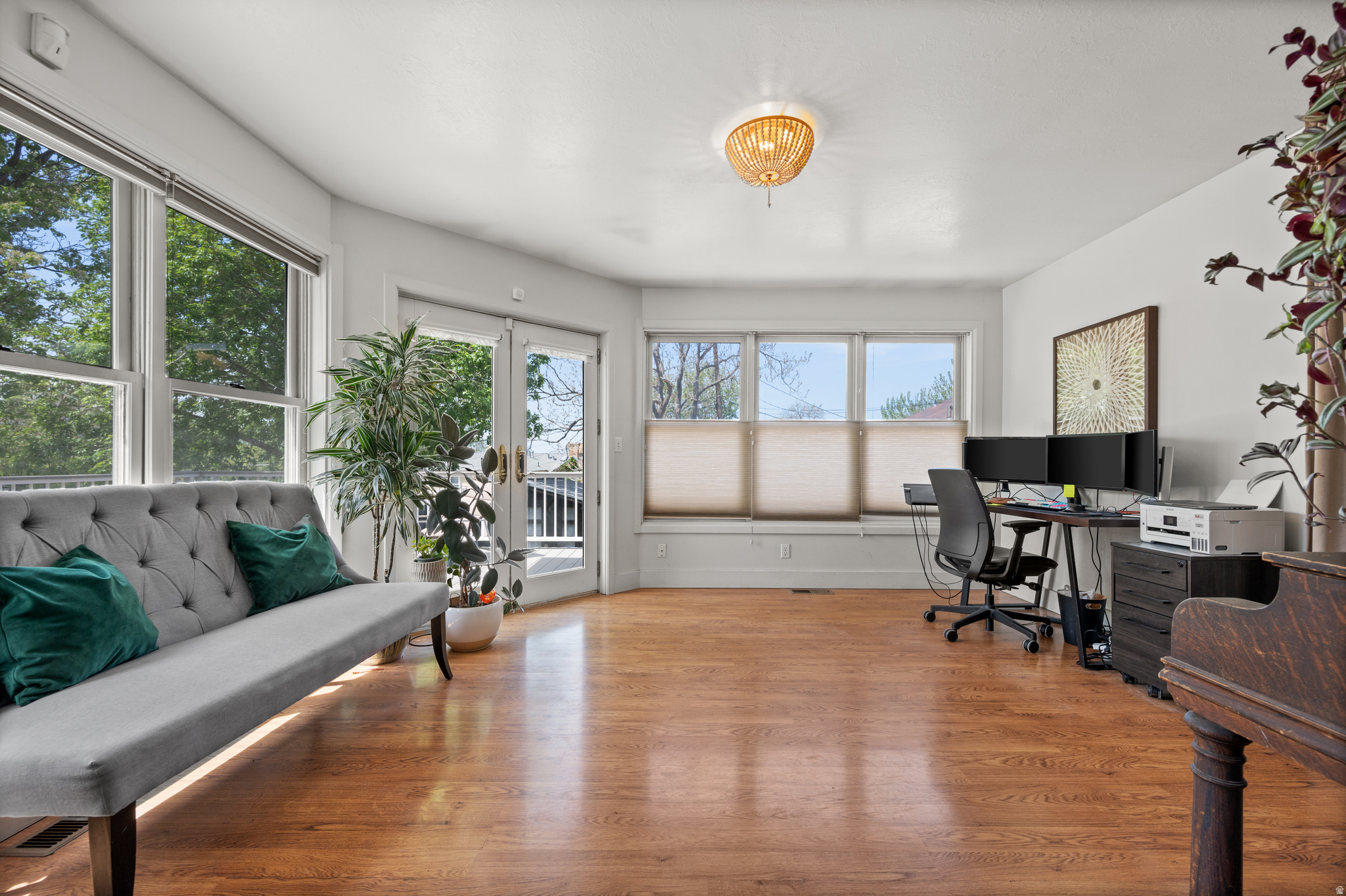 107 W CLINTON AVE
