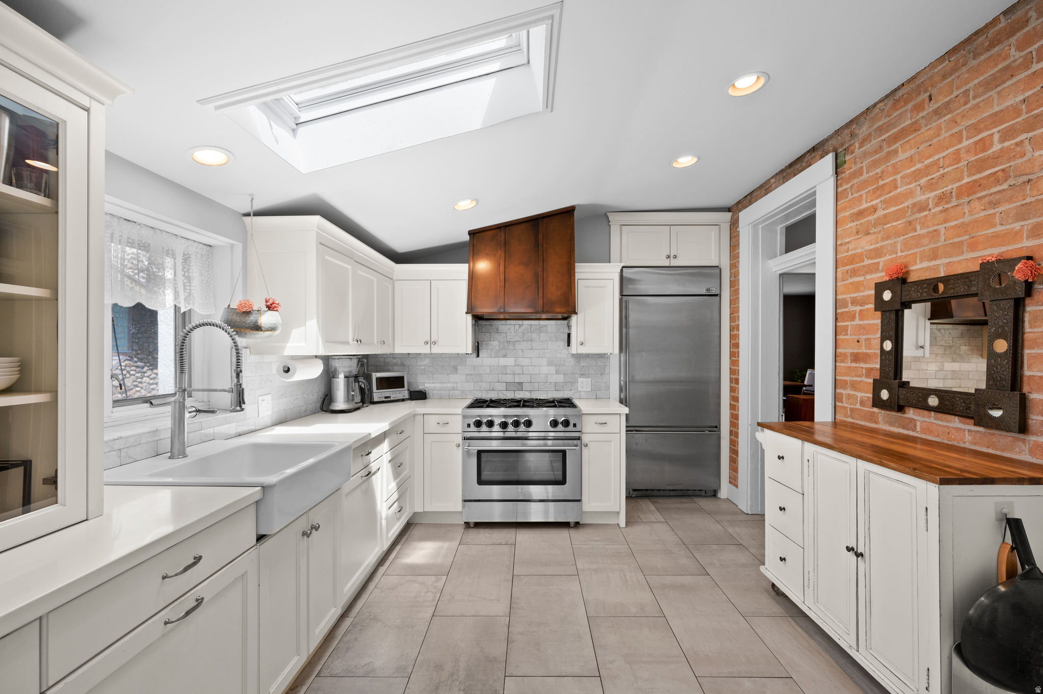 107 W CLINTON AVE