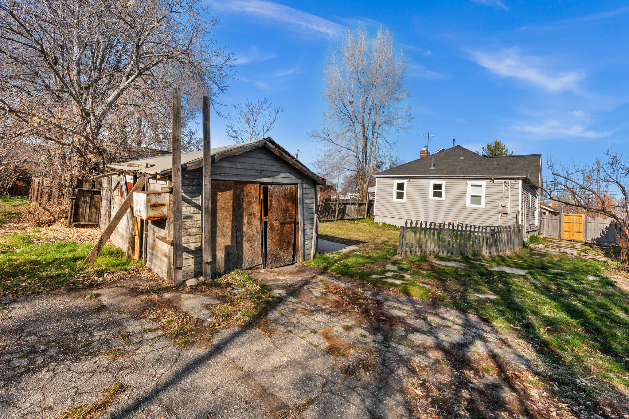 538 E DRIGGS AVE