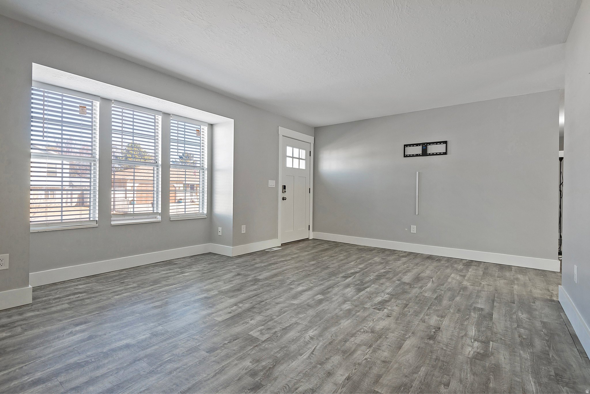 2553 W MASONS MILE DR