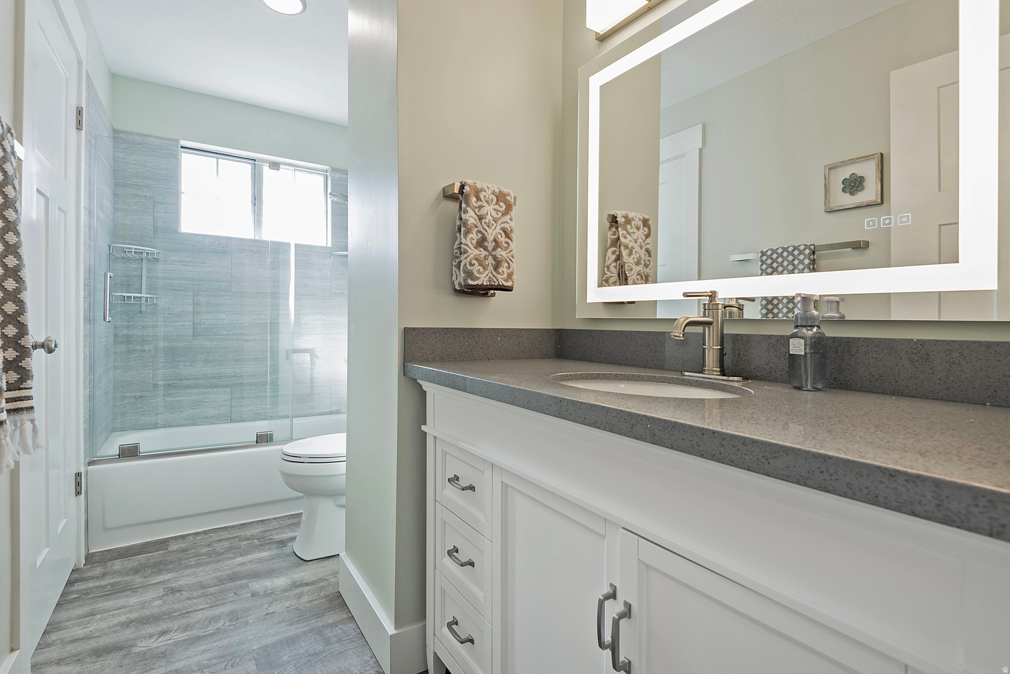 2553 W MASONS MILE DR