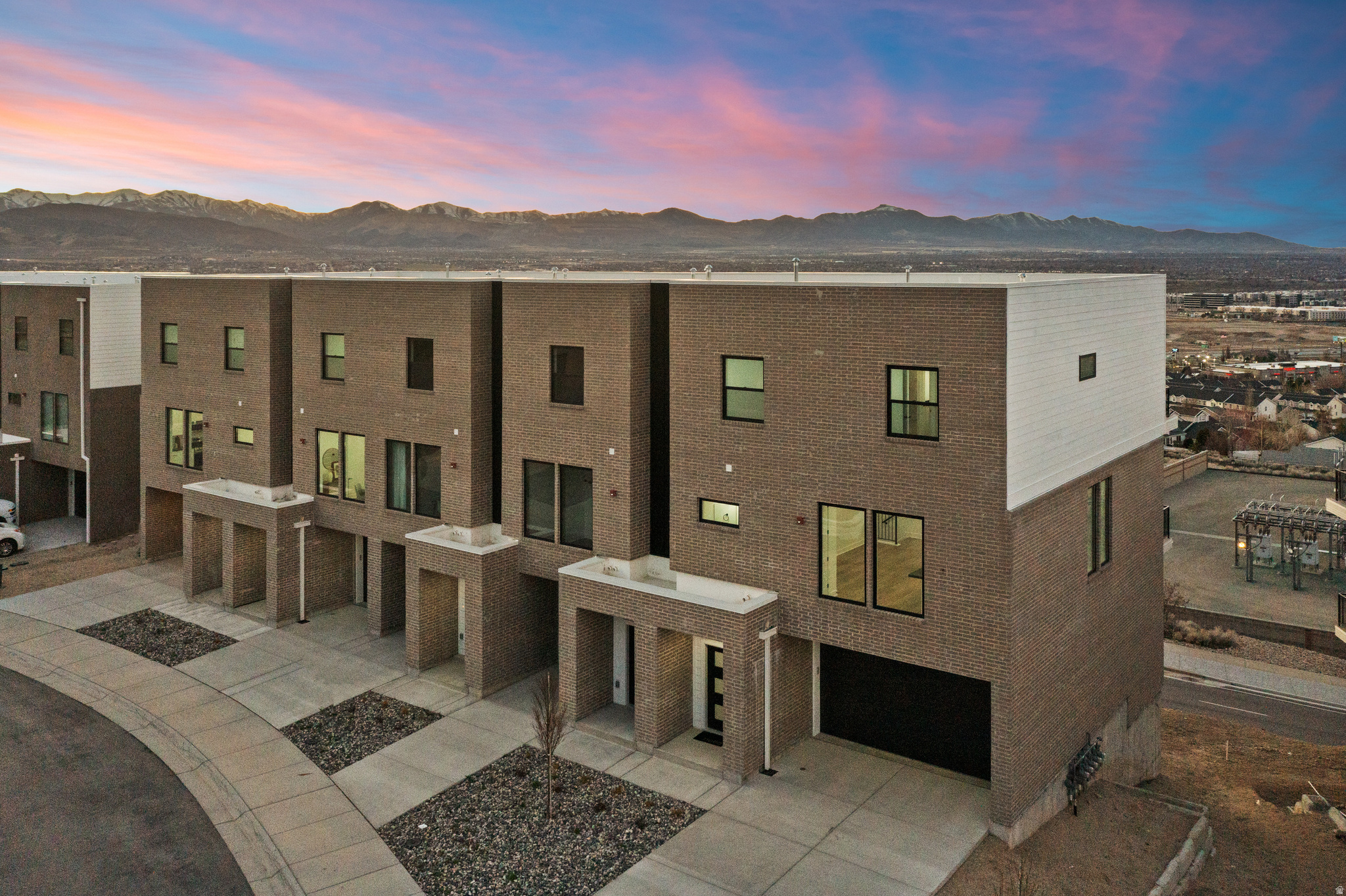 307 E ENDURANCE CIR