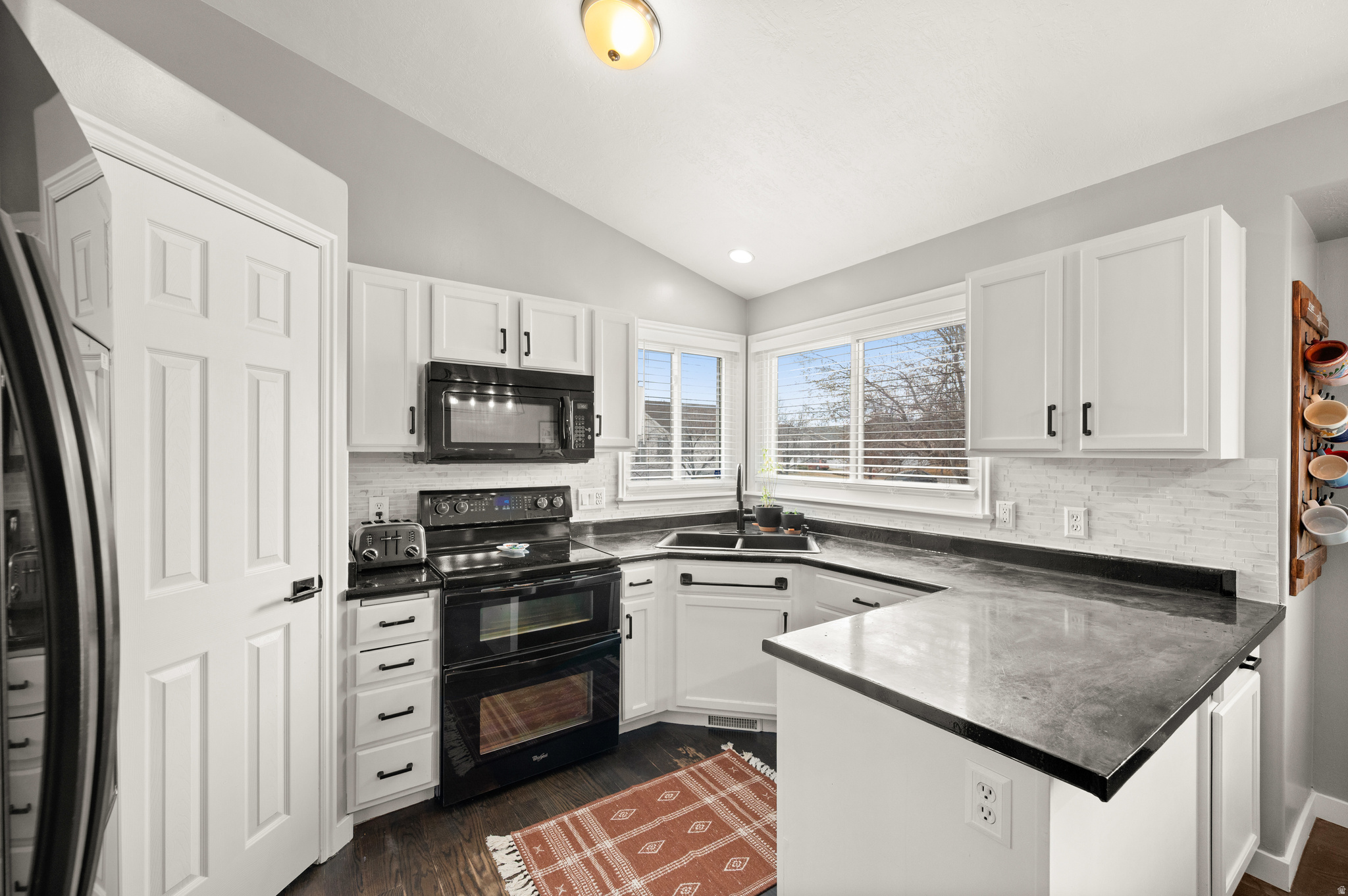 5884 S IMPRESSIONS DR