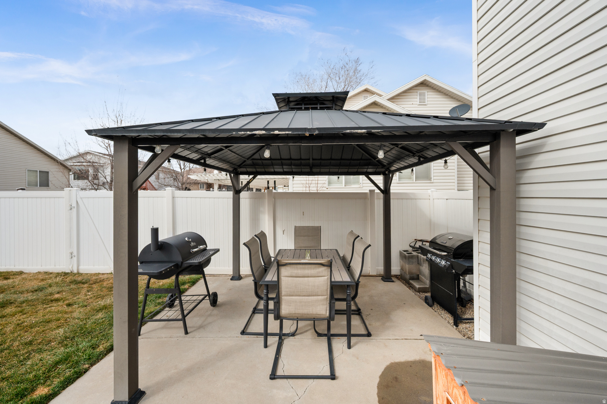 5884 S IMPRESSIONS DR