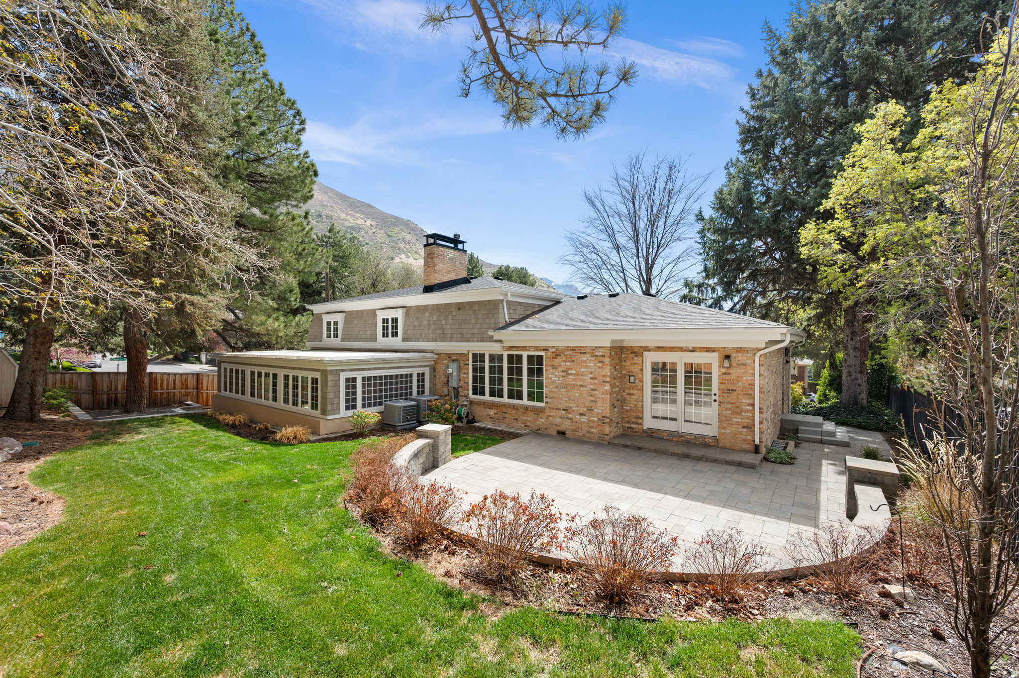 2797 E SOMMET DR