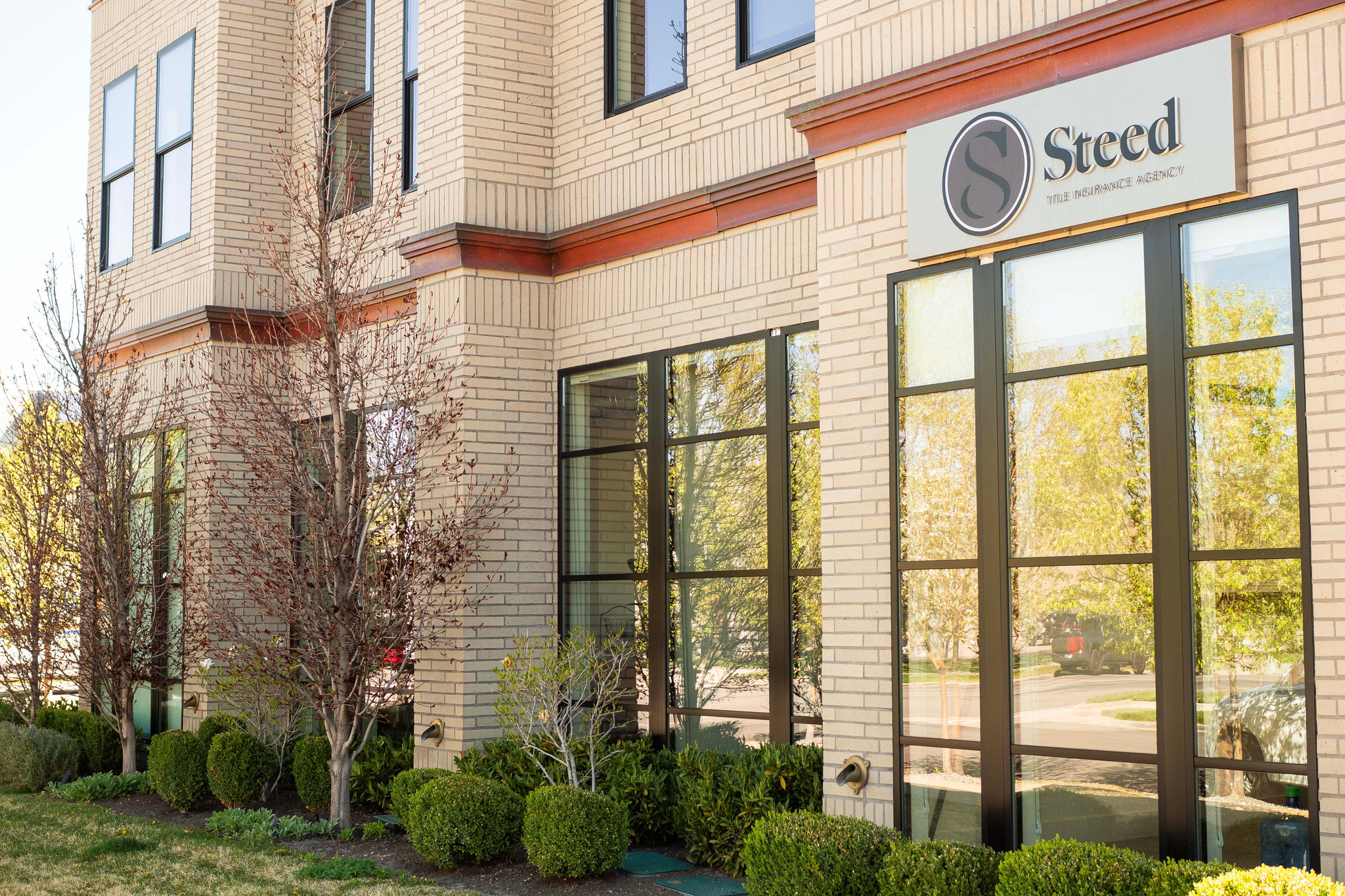 1586 E STRATFORD AVE AVE