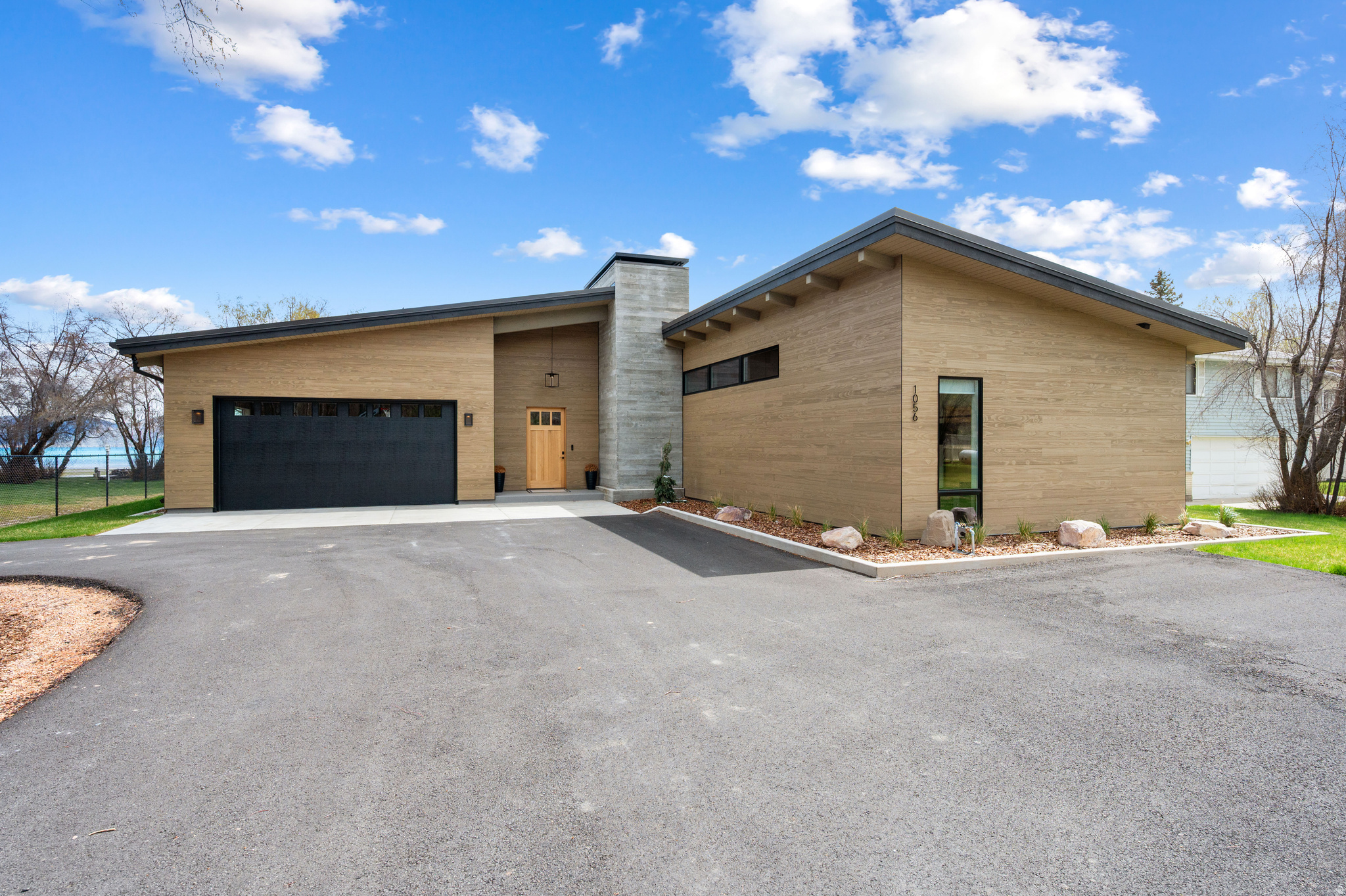 1056 S BEAR LAKE BLVD
