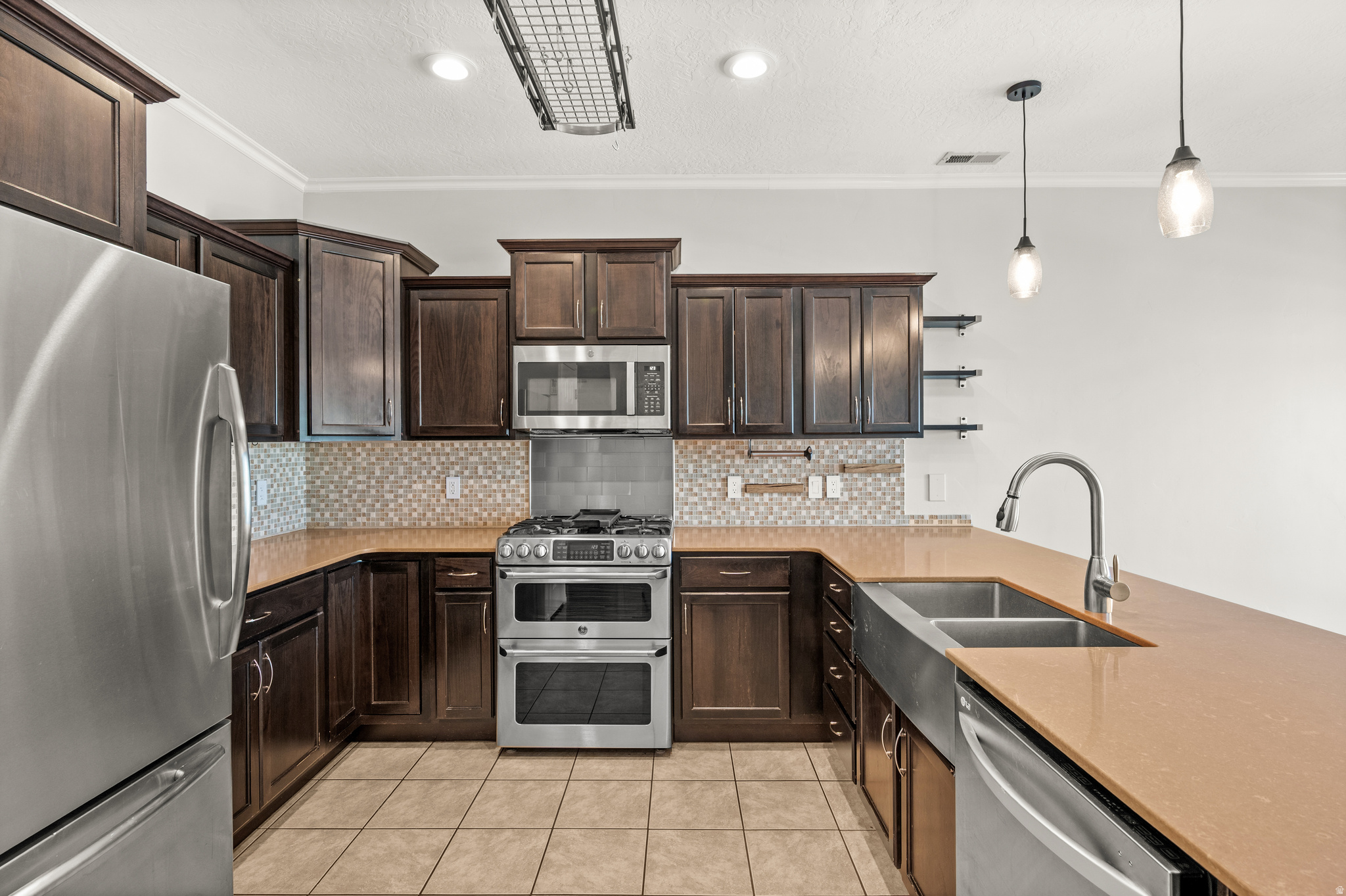 819 W JORDAN OAKS CT