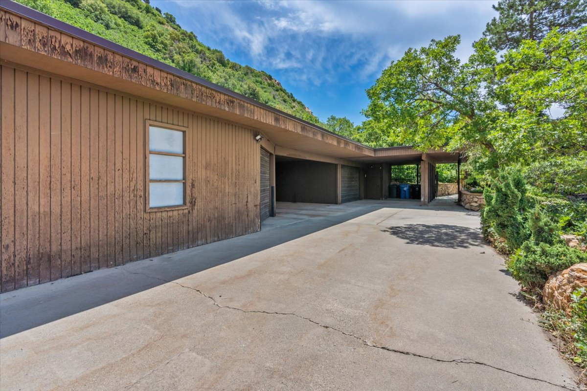 5060 S MILE HIGH DR