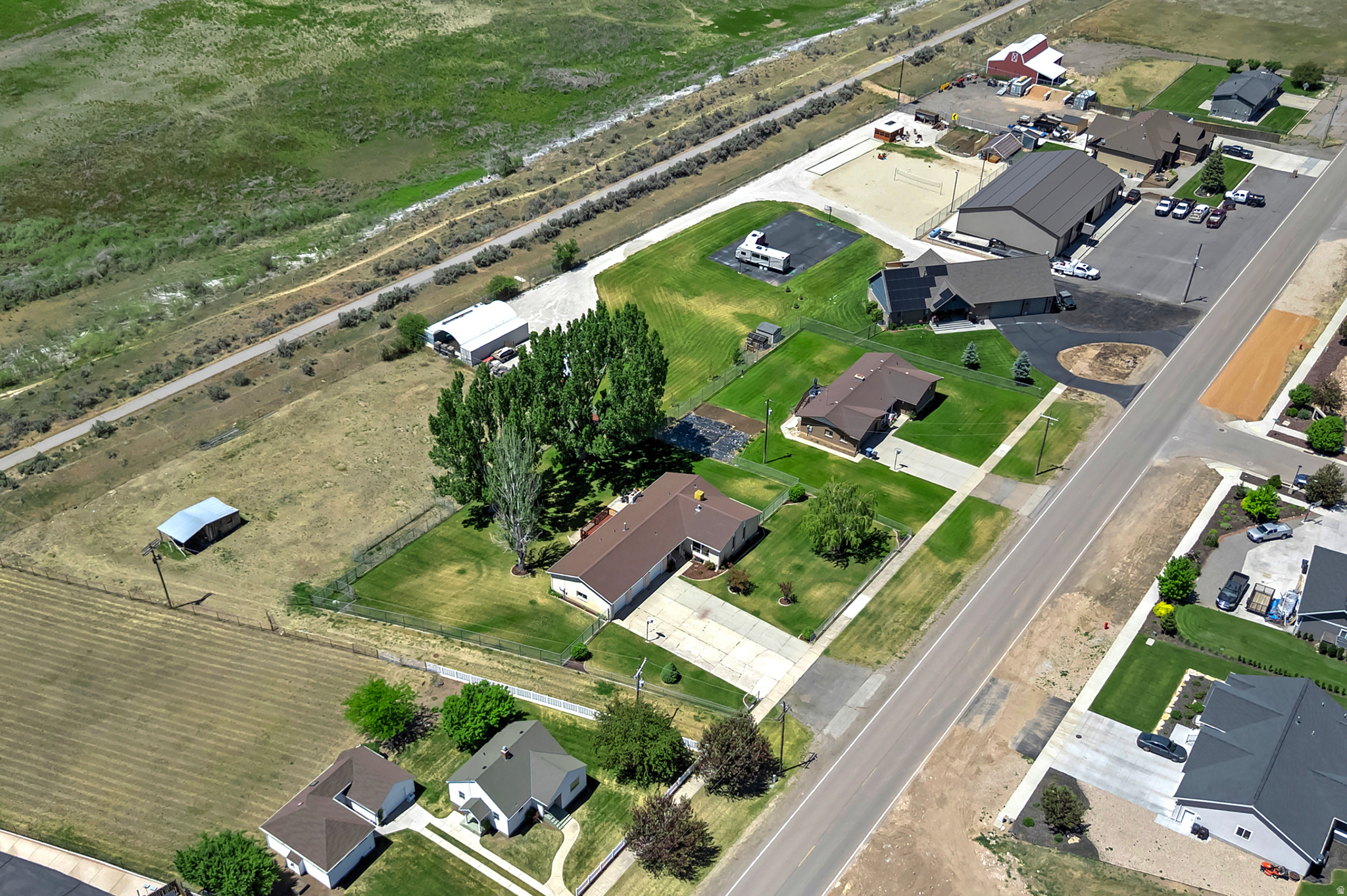 301 N MAIN ST