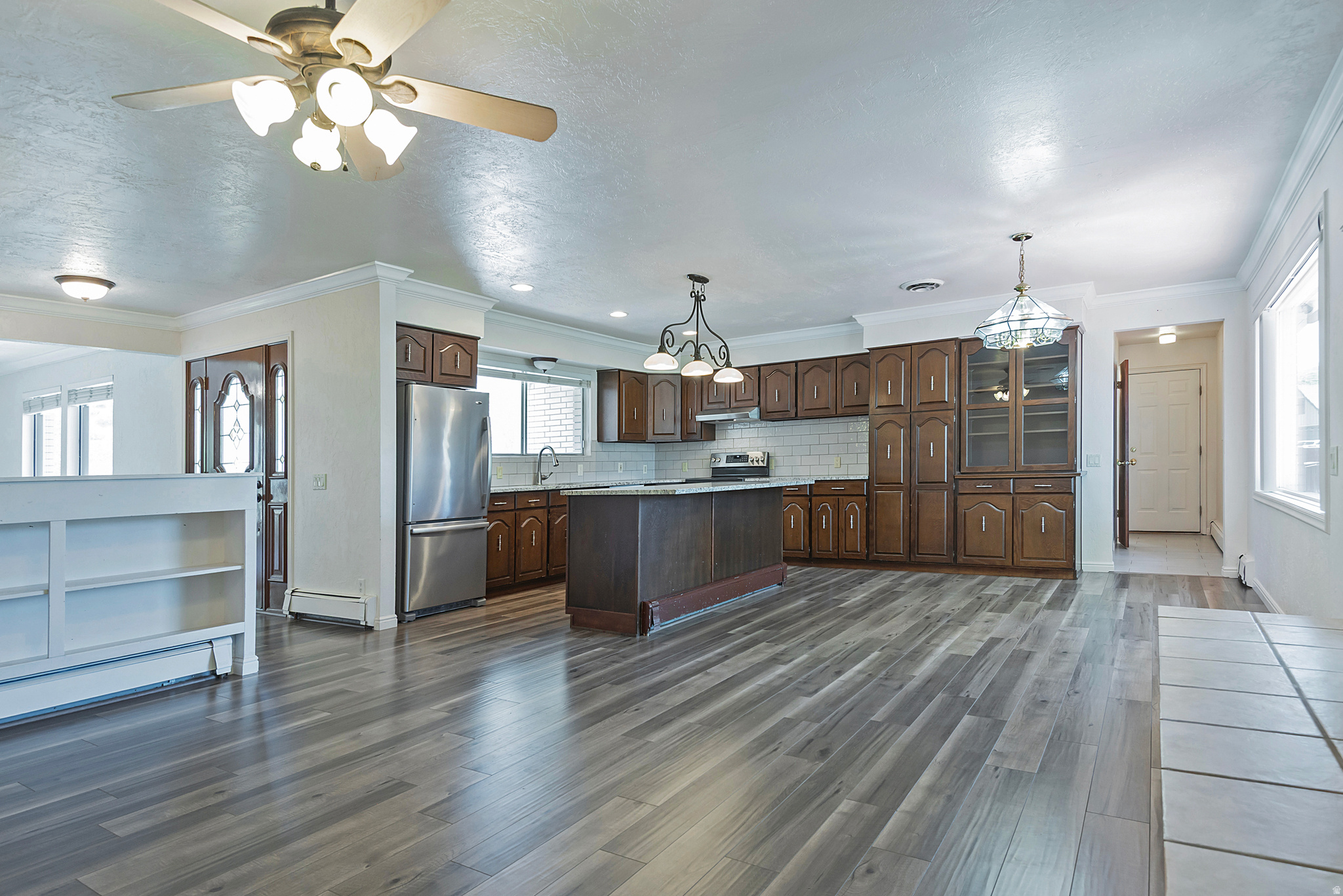 301 N MAIN ST