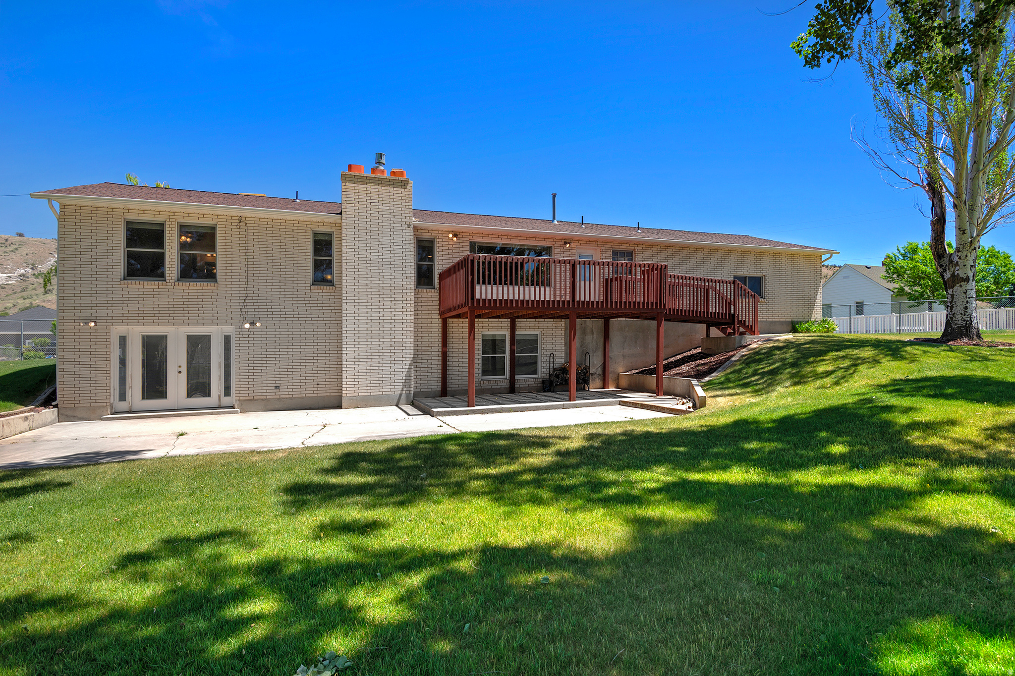 301 N MAIN ST