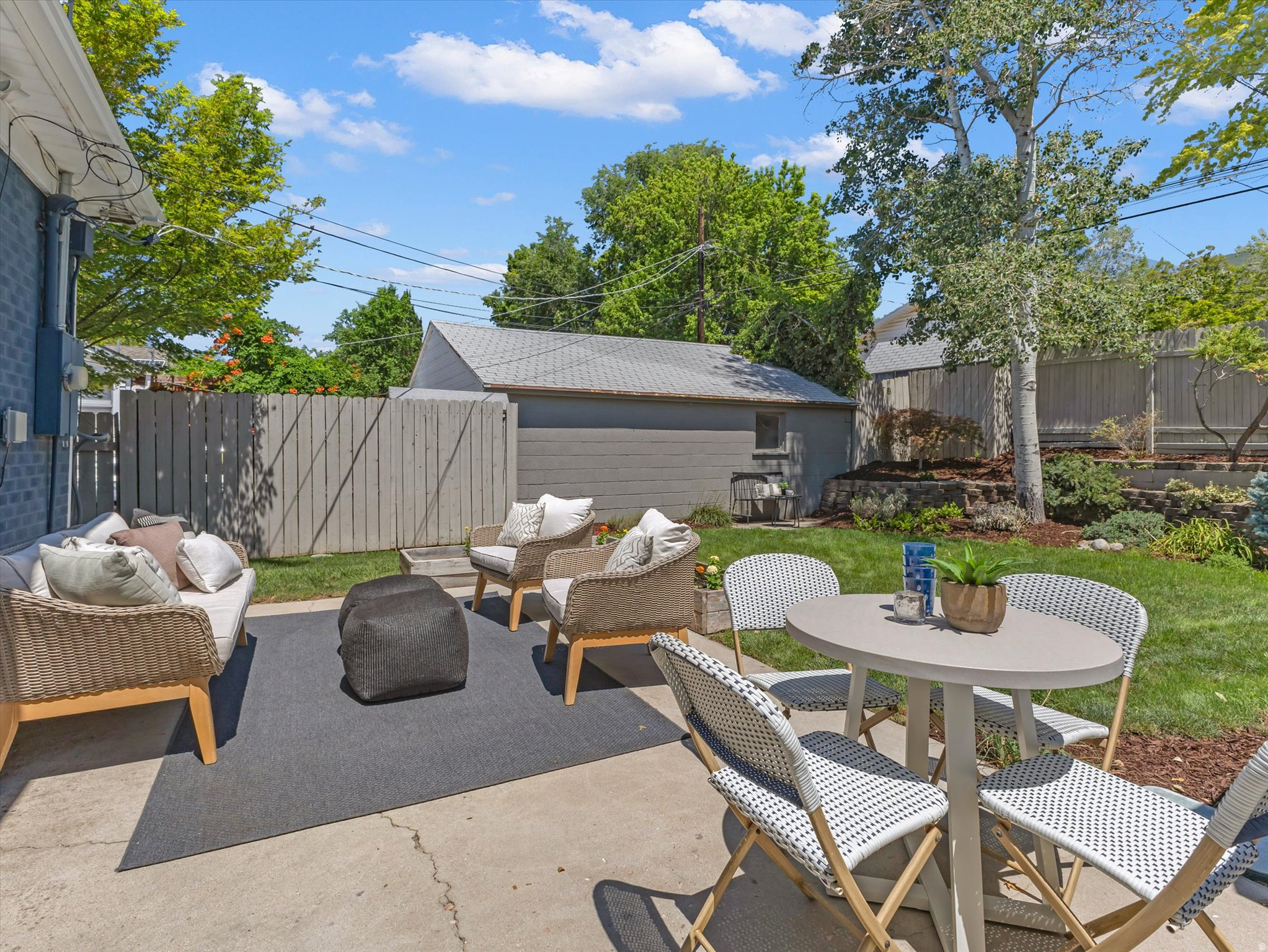 2137 S TEXAS AVE