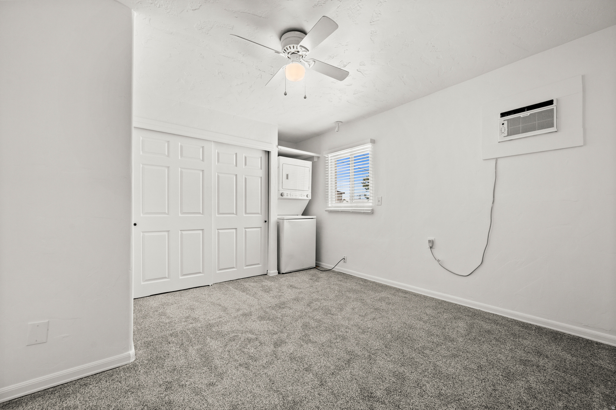 119 E LESLIE AVE