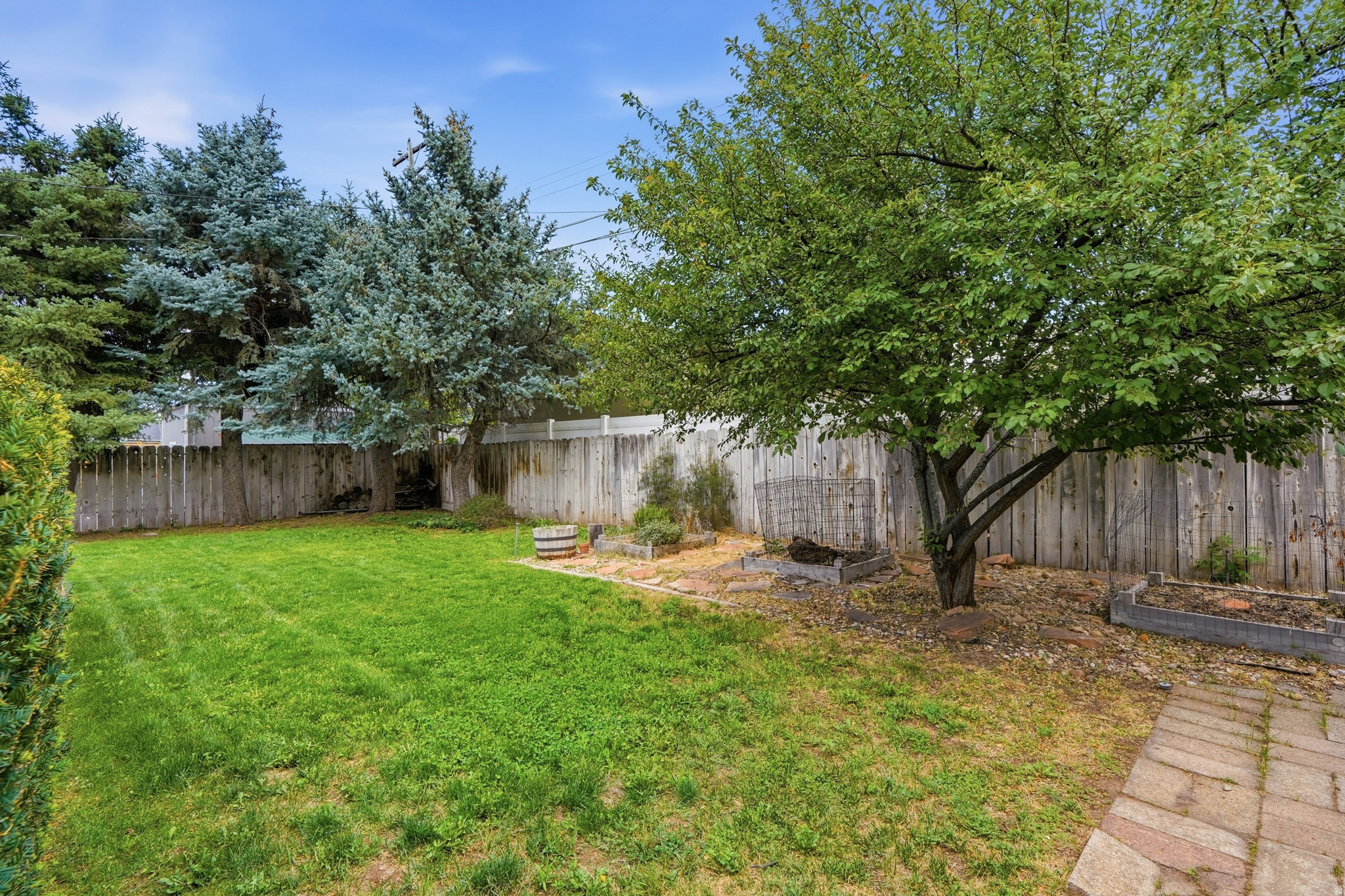 3185 E GREGSON AVE