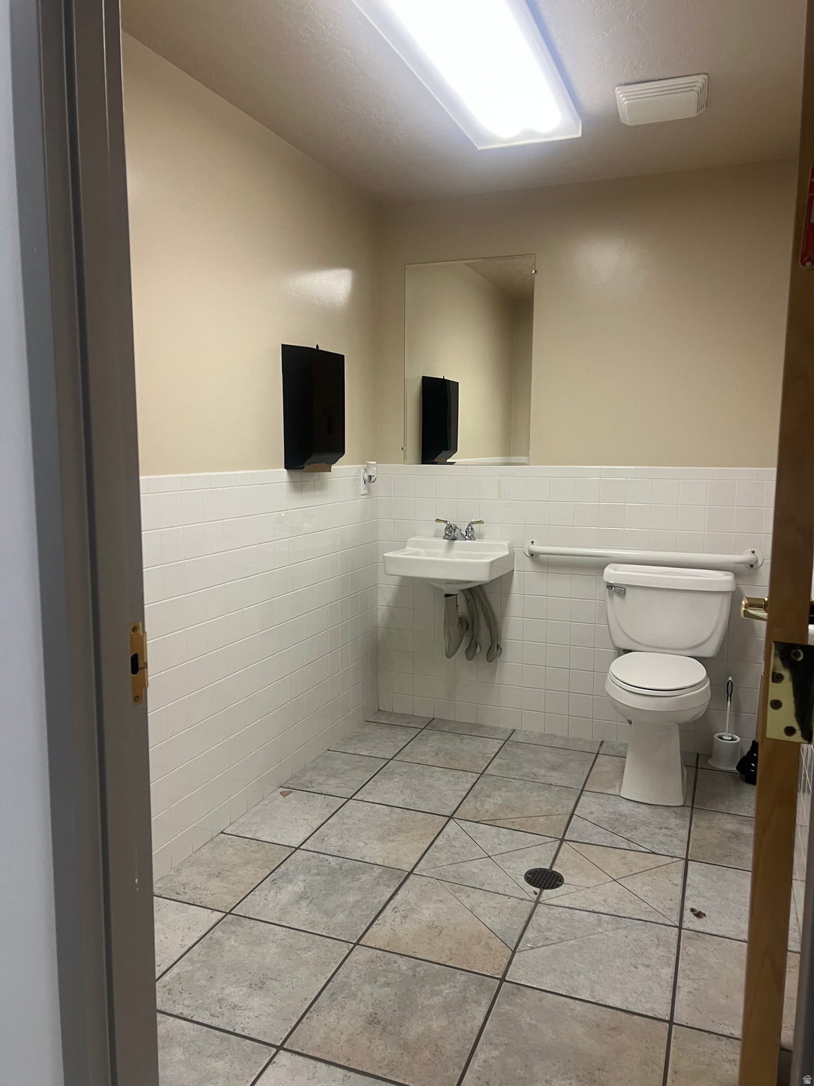 4158 W NIKE DR