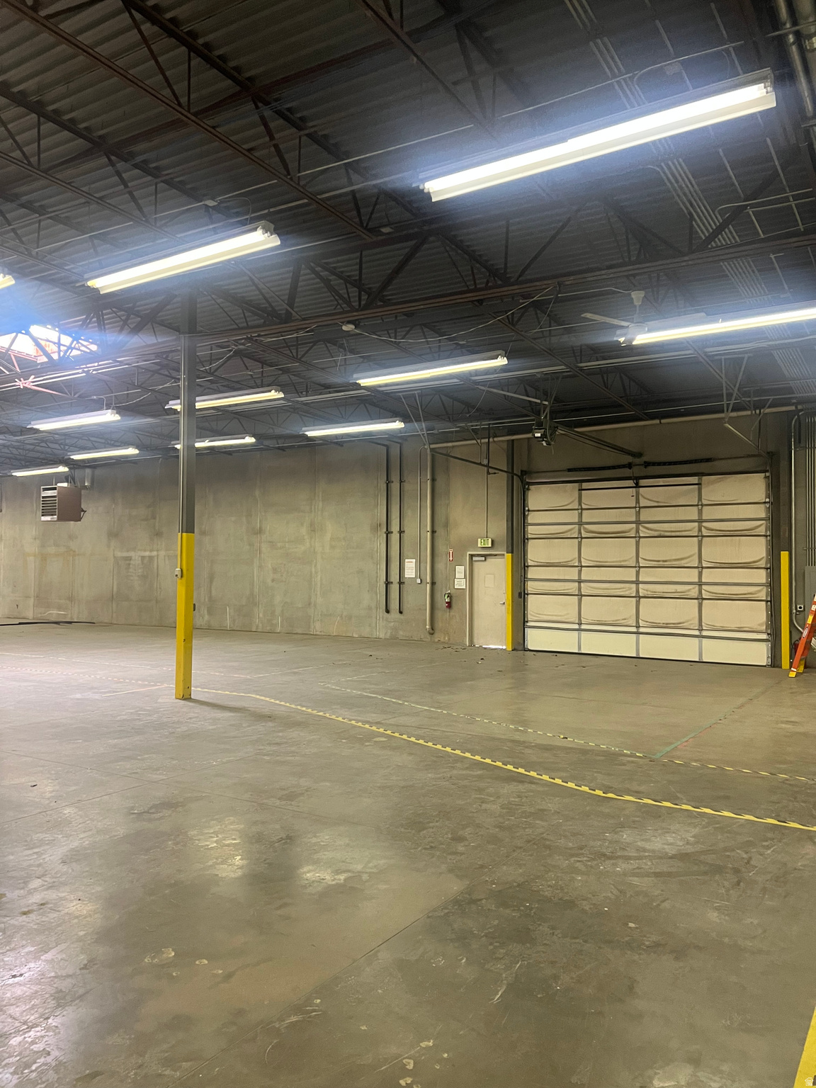 4158 W NIKE DR