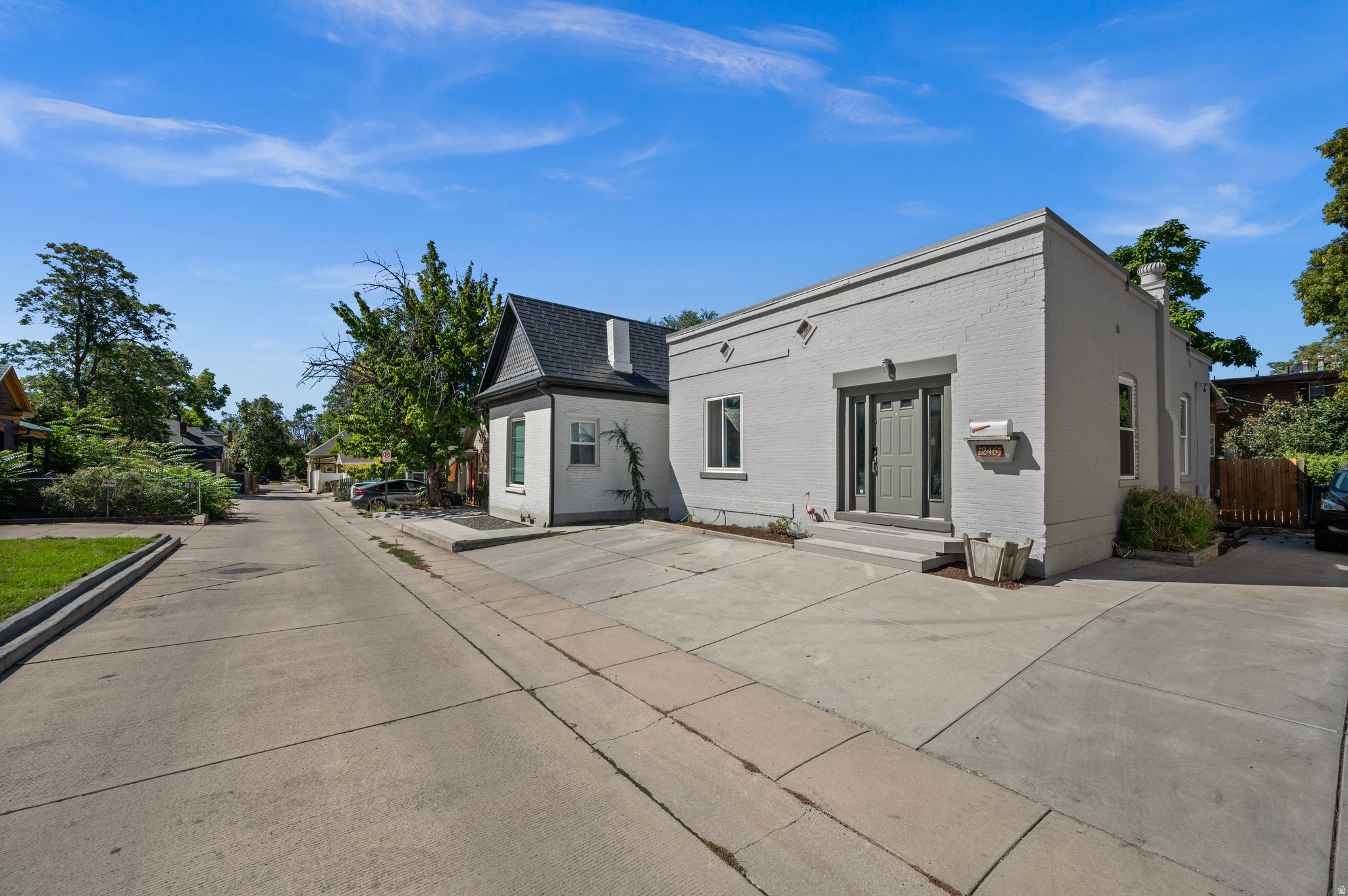 246 S IOWA ST
