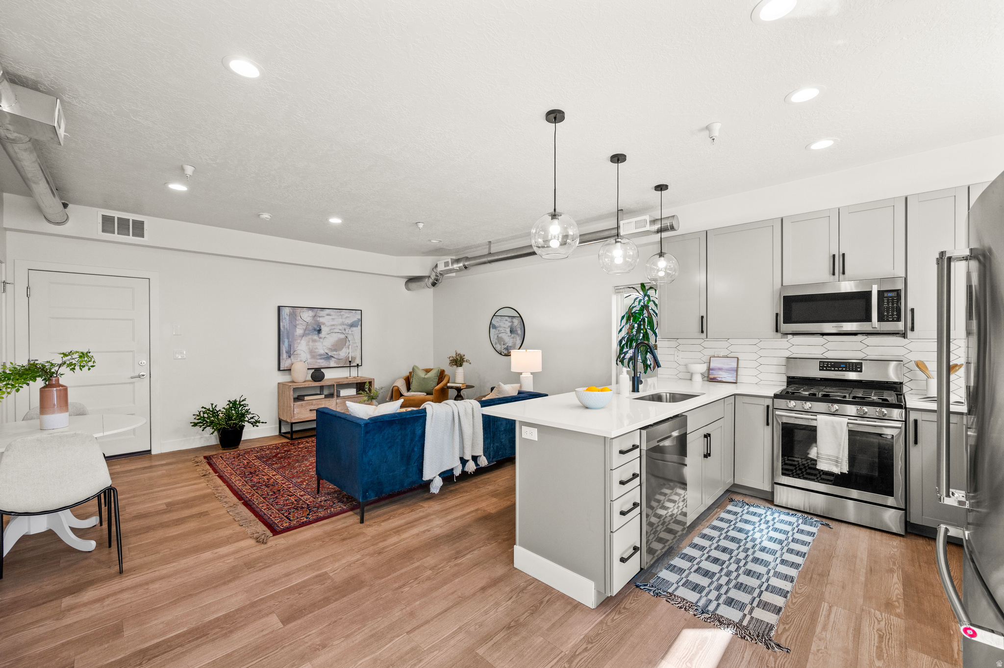 465 N BEAUMONT CT