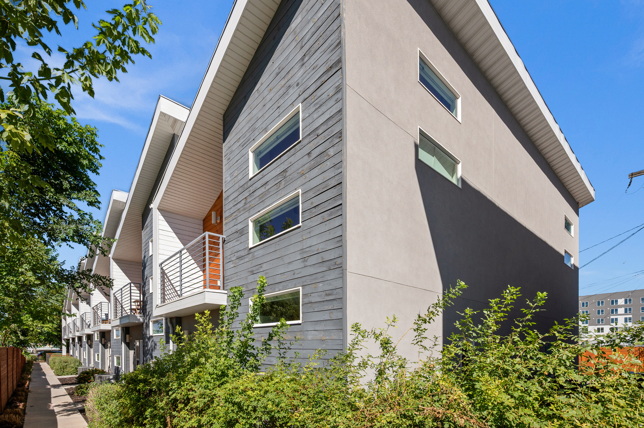 465 N BEAUMONT CT