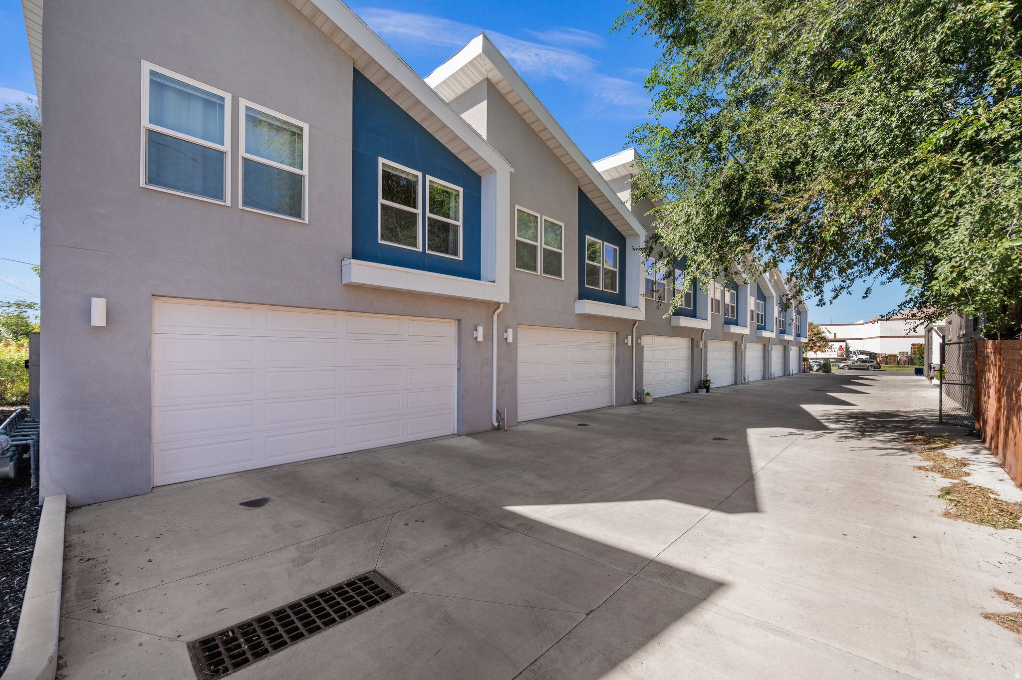 465 N BEAUMONT CT