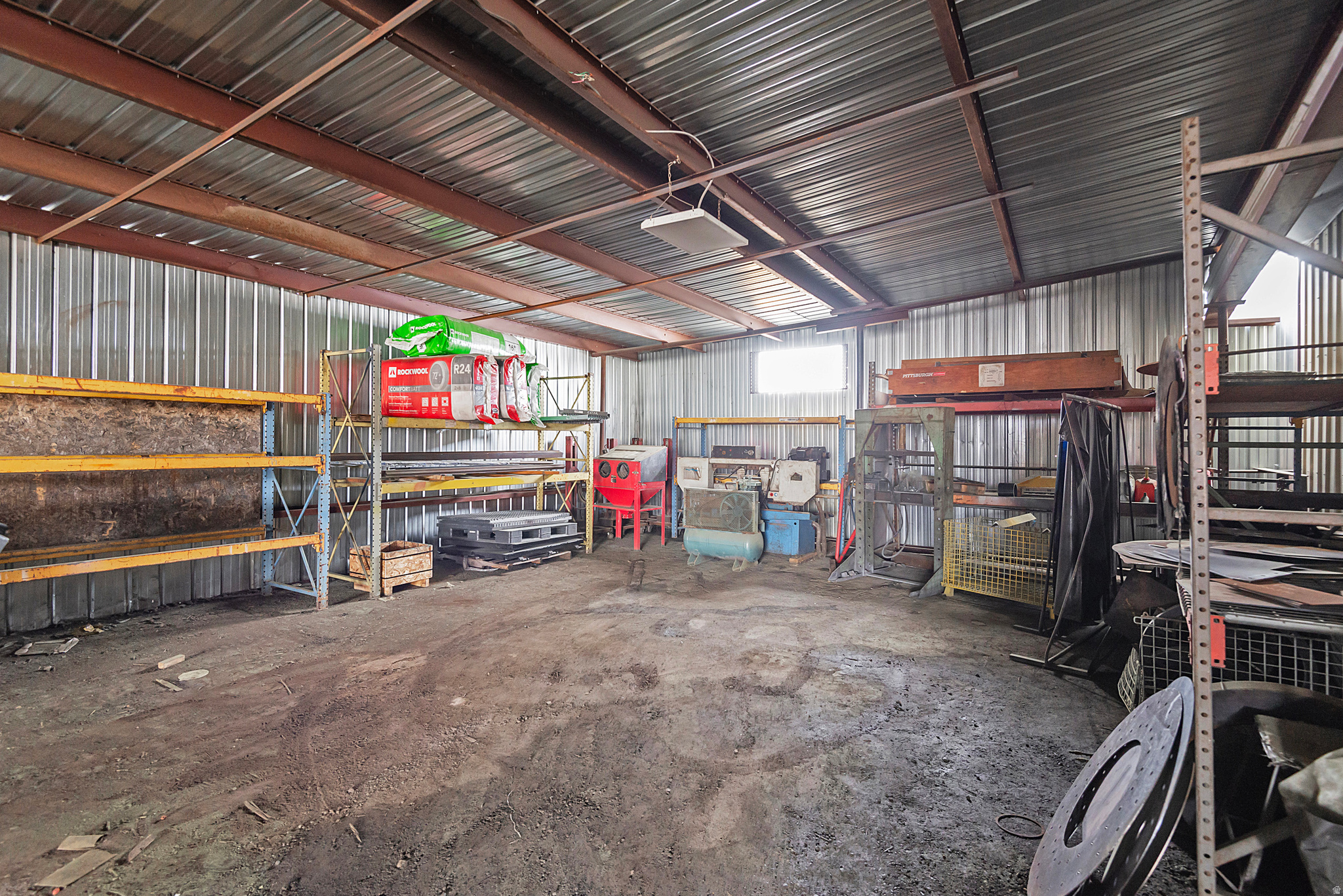 1926 S PIONEER RD