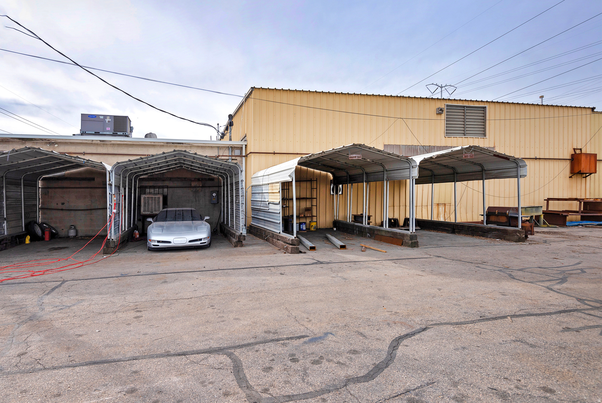 1926 S PIONEER RD
