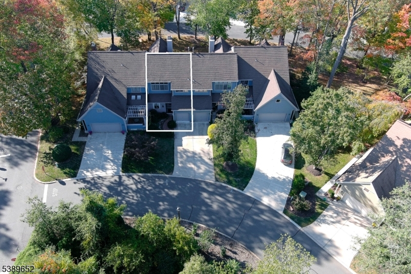 2 Waterford Ct