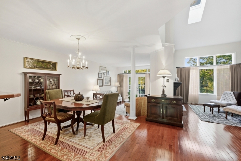 2 Waterford Ct