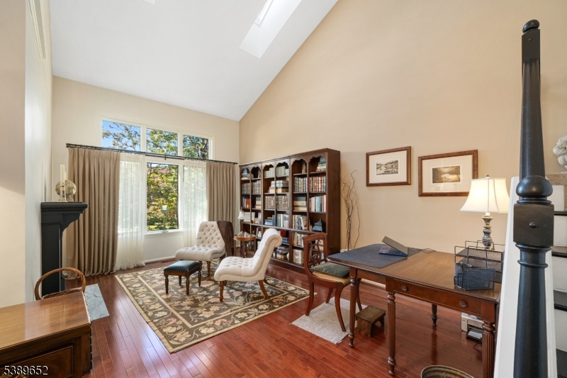 2 Waterford Ct